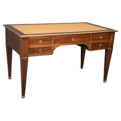 Bureau Directoire en acajou avec plateau en cuir et plateaux coulissants