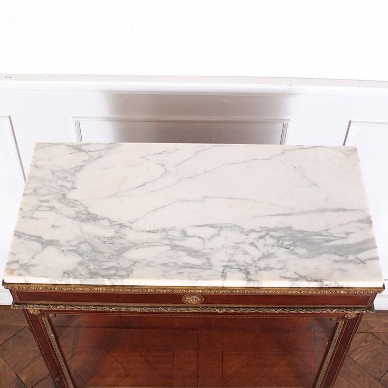 French Mahogany Louis XVI Style Marble Top Vitrine For Sale 1