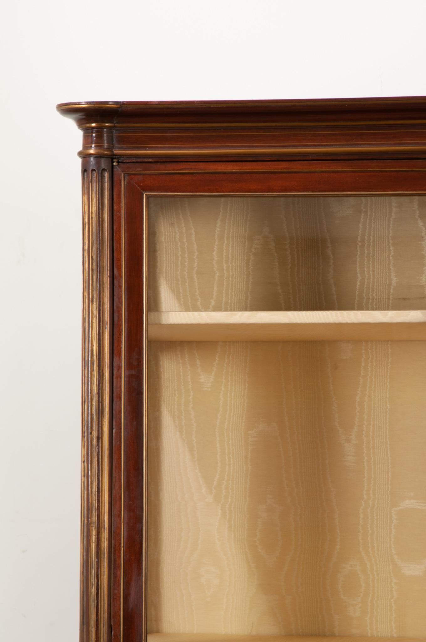 French Mahogany Louis XVI Style Vitrine In Good Condition For Sale In Baton Rouge, LA