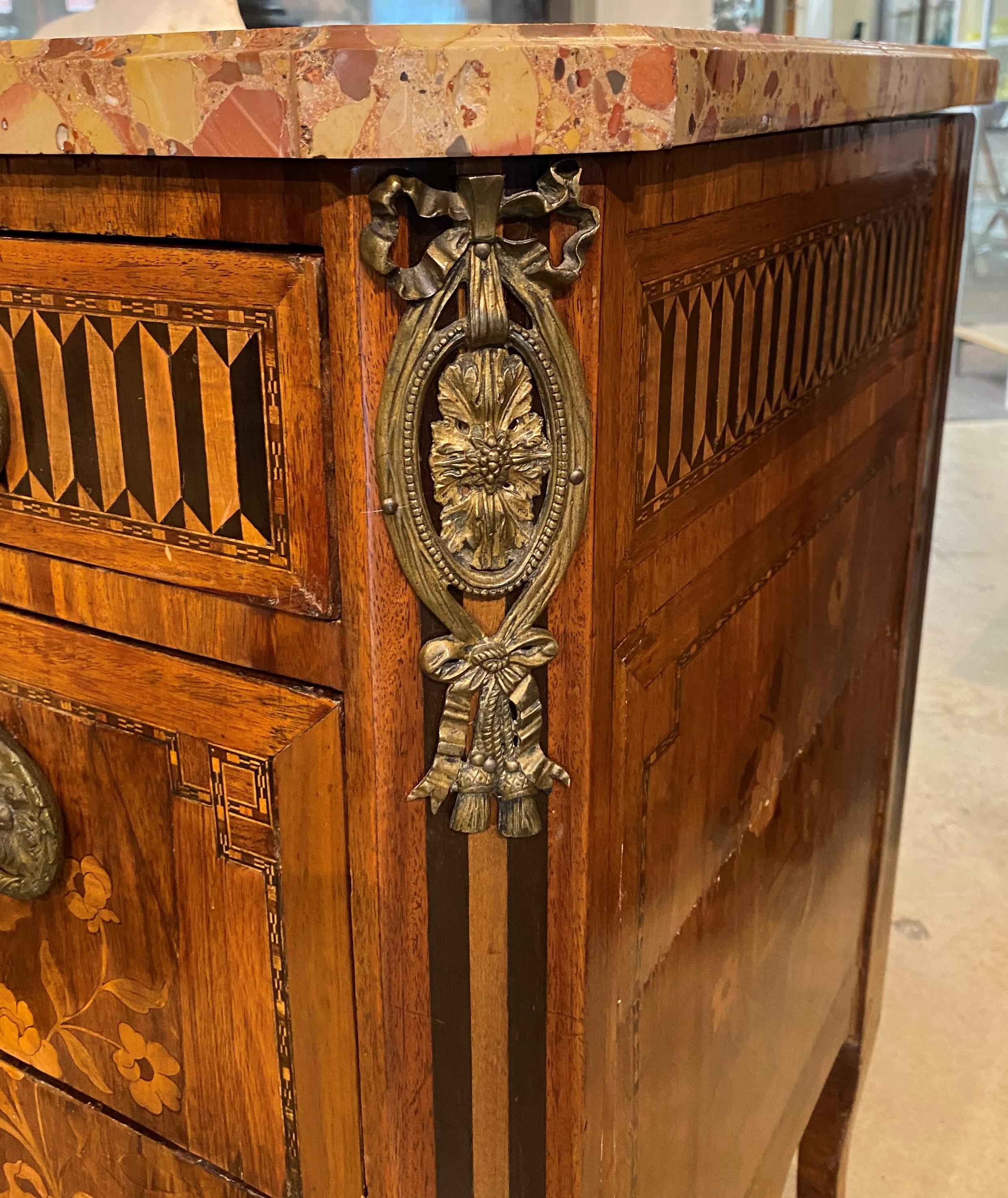 French Mahogany Marquetry Commode with Marble Top For Sale 5