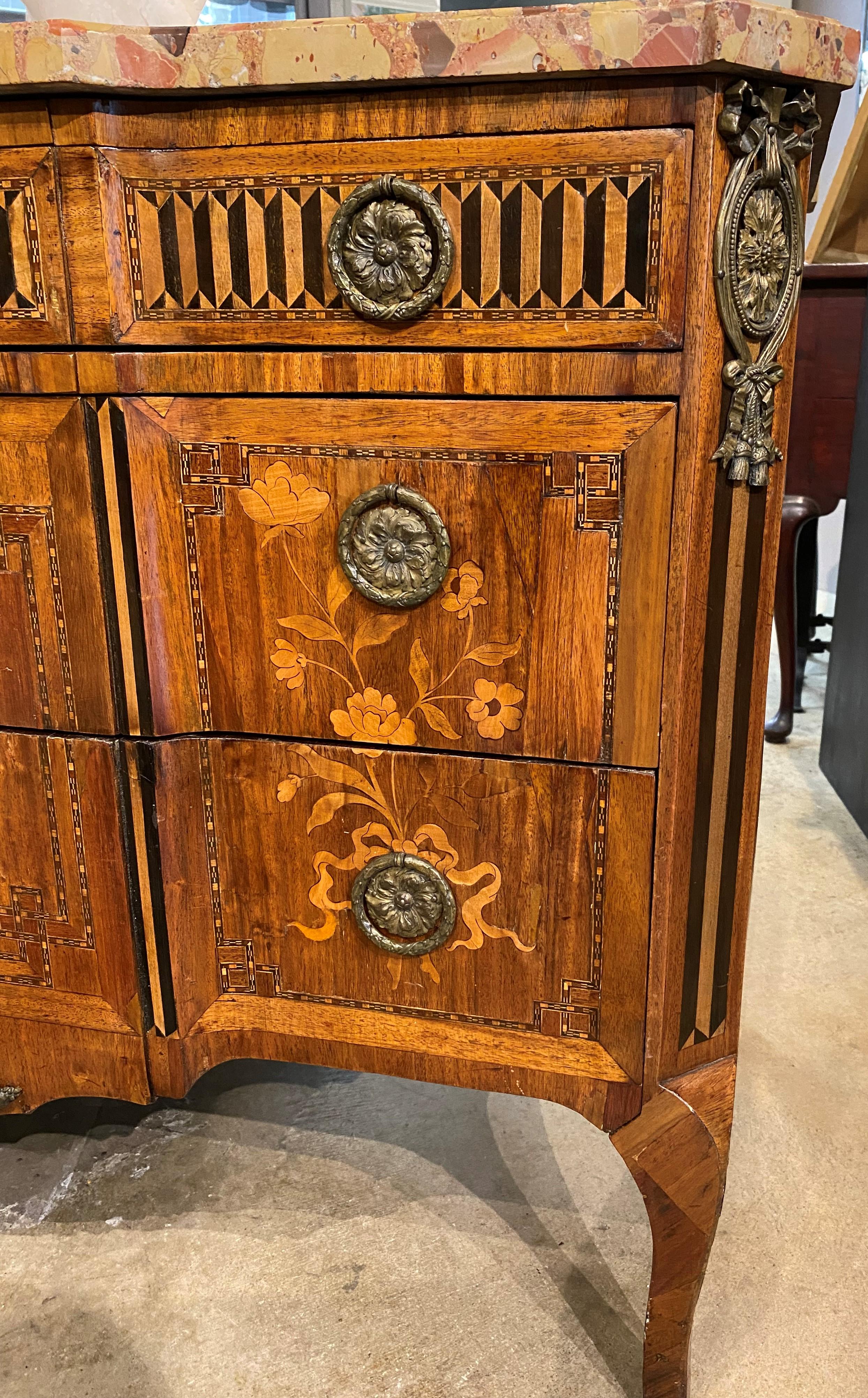 French Mahogany Marquetry Commode with Marble Top For Sale 1
