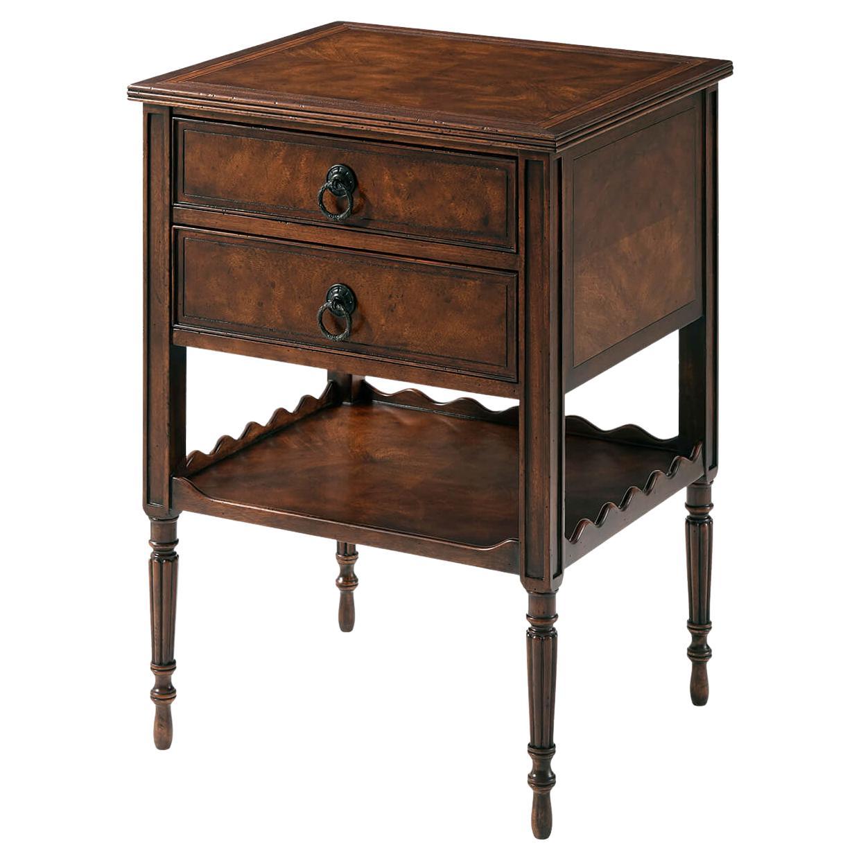 Mesa auxiliar francesa de caoba