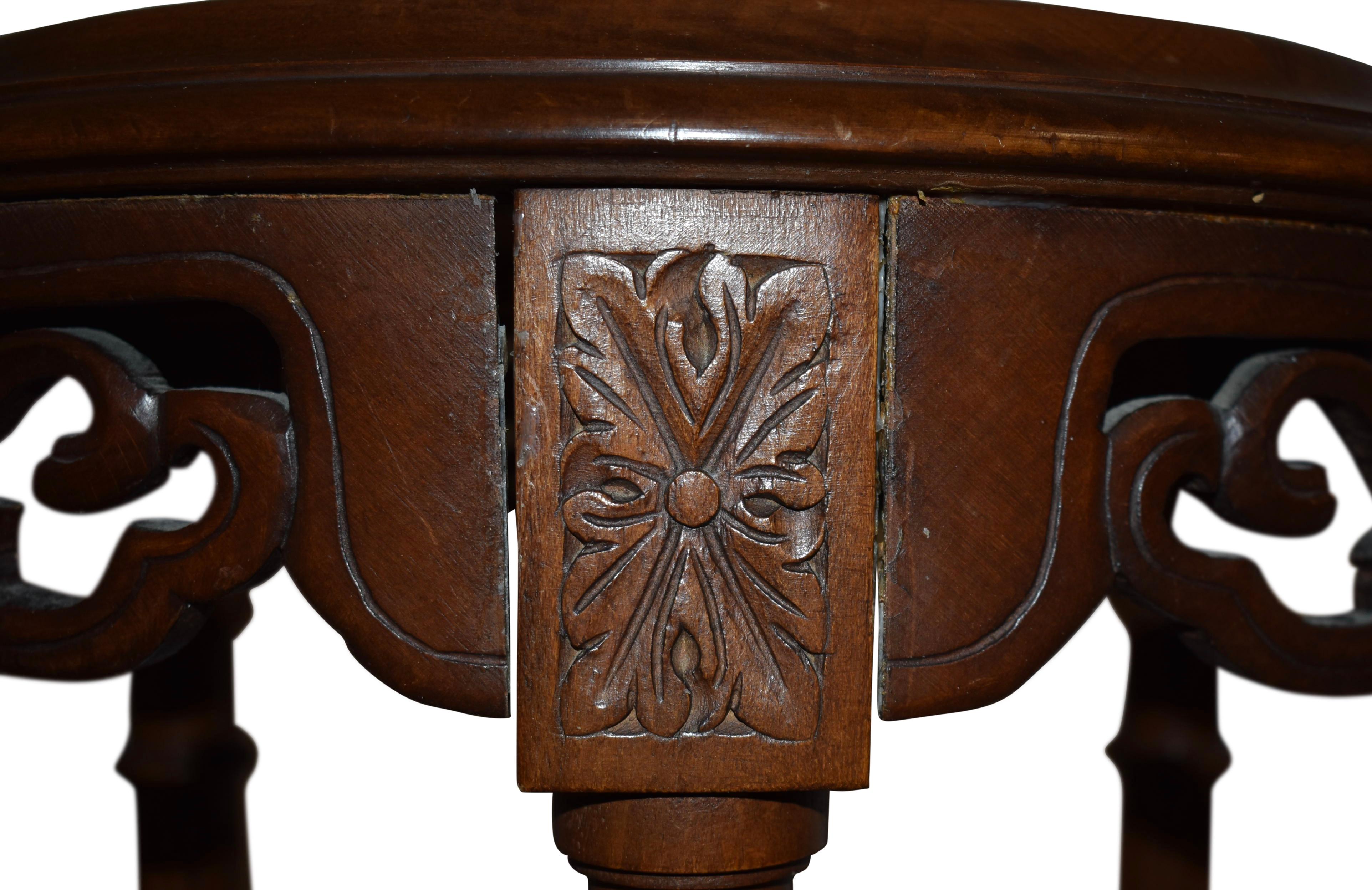 French Mahogany Side Tables/Candle Stands with Marble Tops, Set of 2, circa 1900 For Sale 4