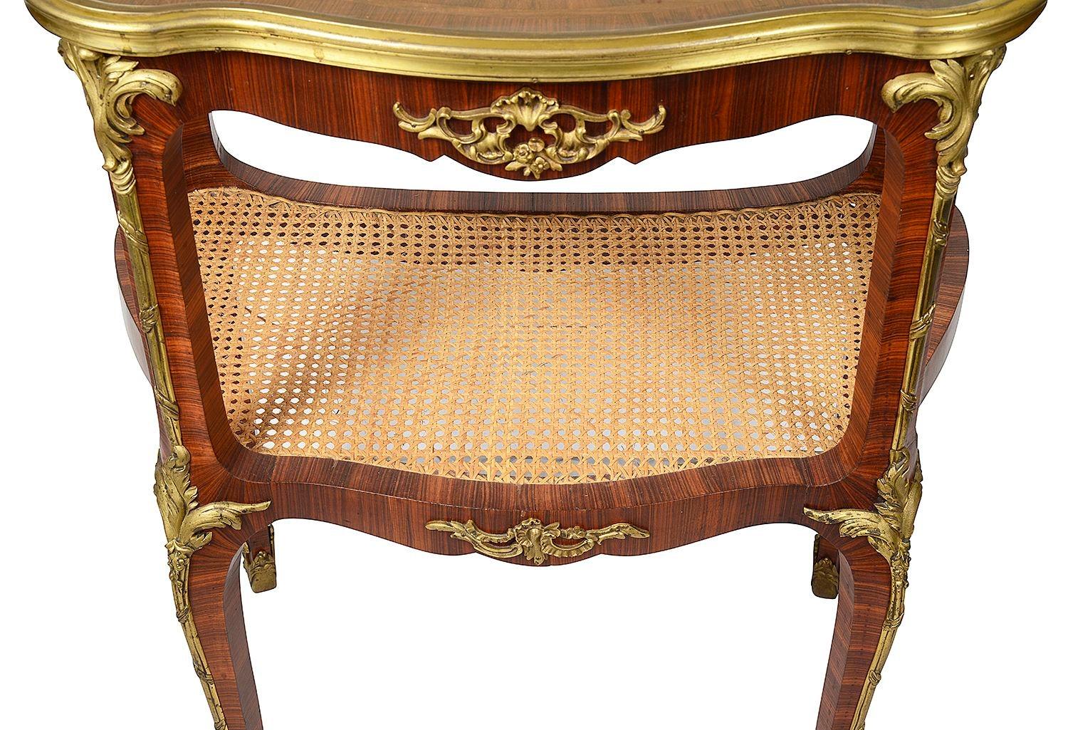 Etagère à deux niveaux en acajou, vers 1890 Bon état - En vente à Brighton, Sussex