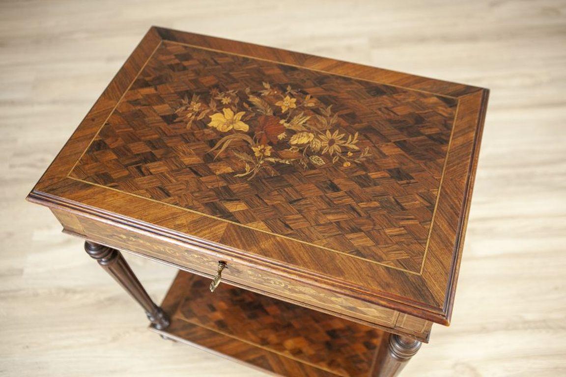 Luigi XVI French Louis XVI Mahogany & Walnut Marquetry Side Table From the Early 20th Cent in vendita