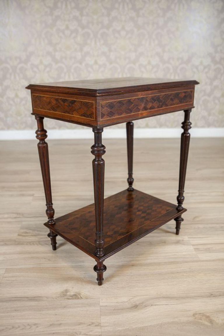 French Louis XVI Mahogany & Walnut Marquetry Side Table From the Early 20th Cent In condizioni buone in vendita a Opole, PL