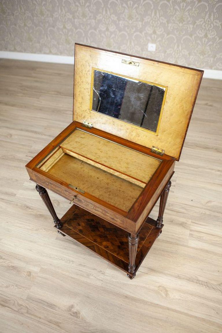 Legno French Louis XVI Mahogany & Walnut Marquetry Side Table From the Early 20th Cent in vendita
