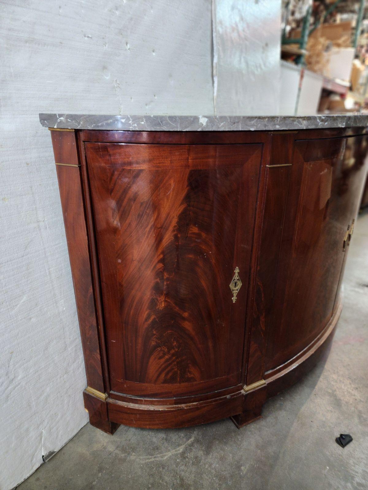 French Mahogony Sideboard In Excellent Condition For Sale In Dallas, TX