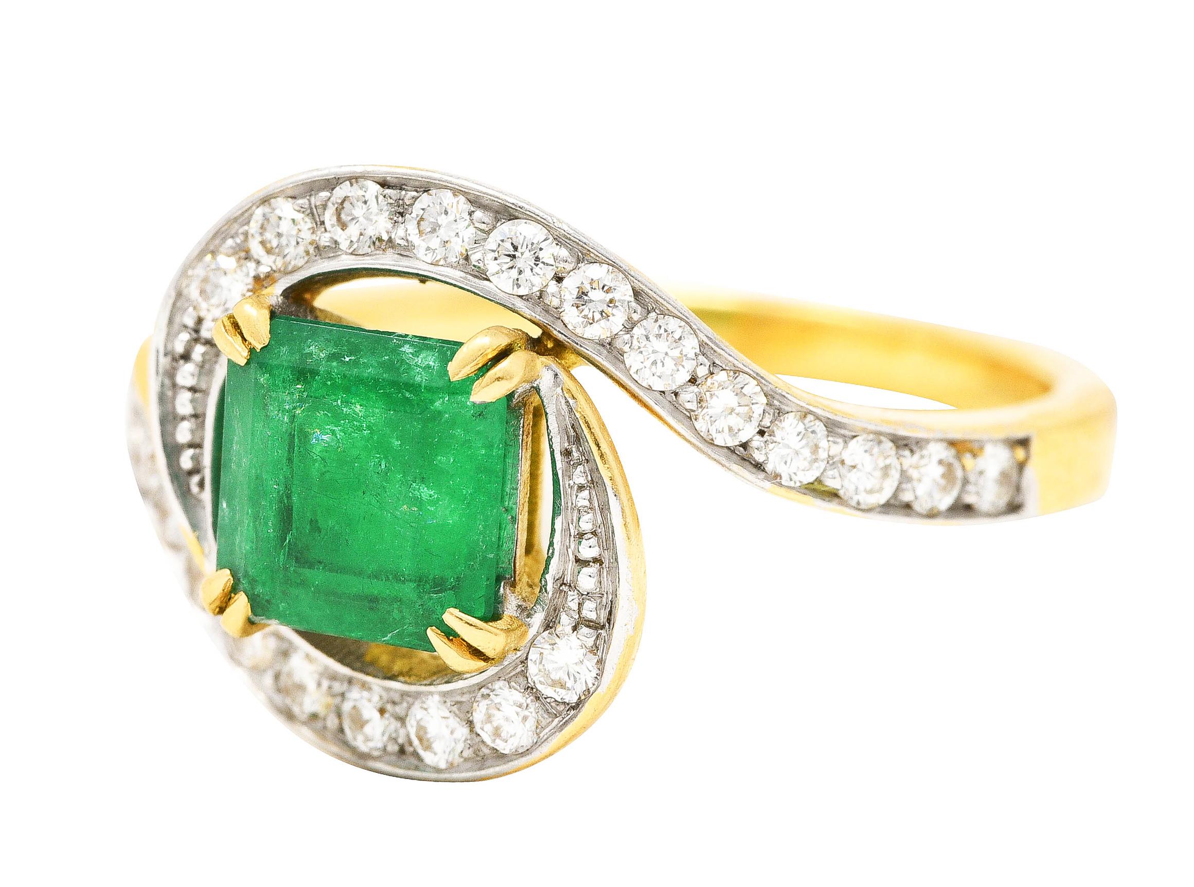 Women's or Men's French Maison 1.57 Carats Emerald Diamond 18 Karat Yellow Gold Bypass Ring