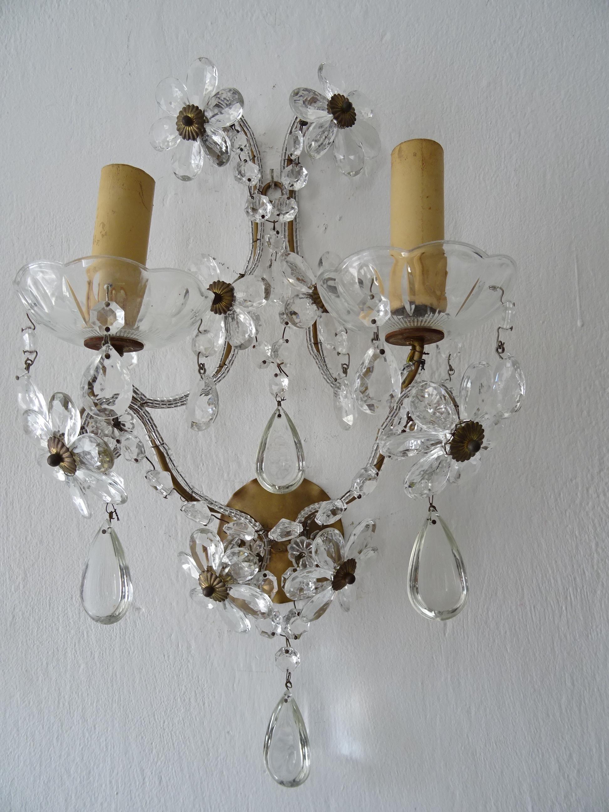 Early 20th Century French Maison Baguès Crystal Prisms Flower Beaded Sconces, circa 1920 For Sale