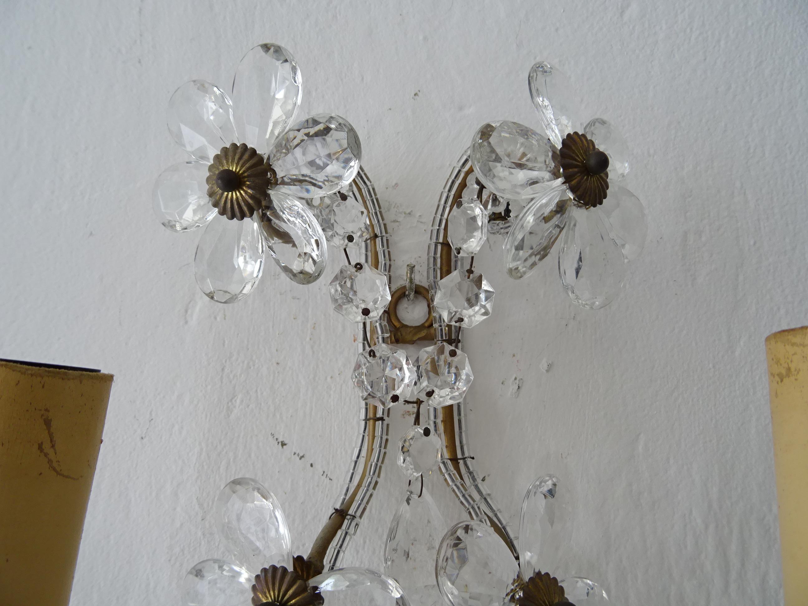 French Maison Baguès Crystal Prisms Flower Beaded Sconces, circa 1920 For Sale 2