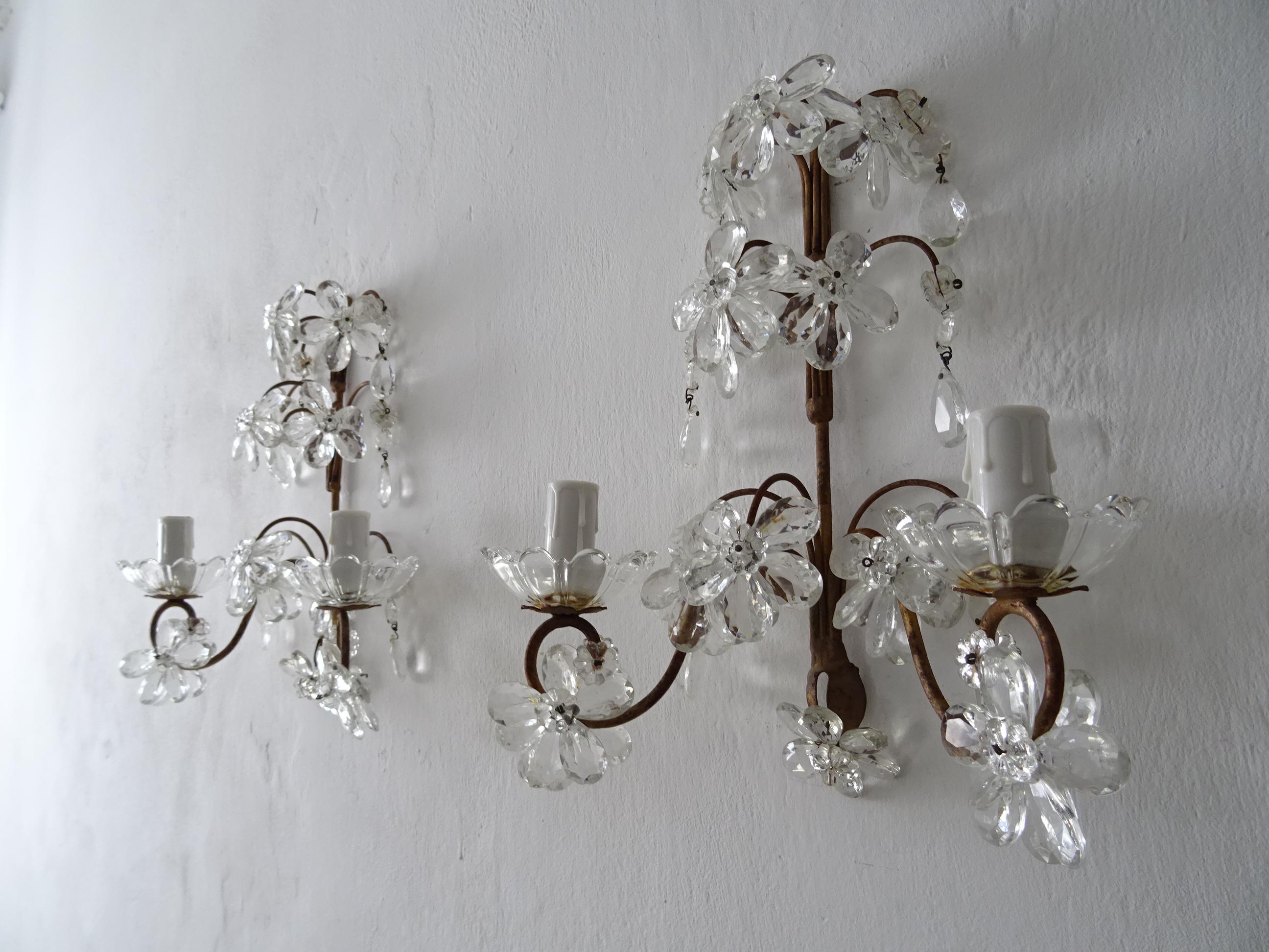 French Maison Baguès Crystal Prisms Flower Sconces, C 1920 In Good Condition For Sale In Firenze, Toscana