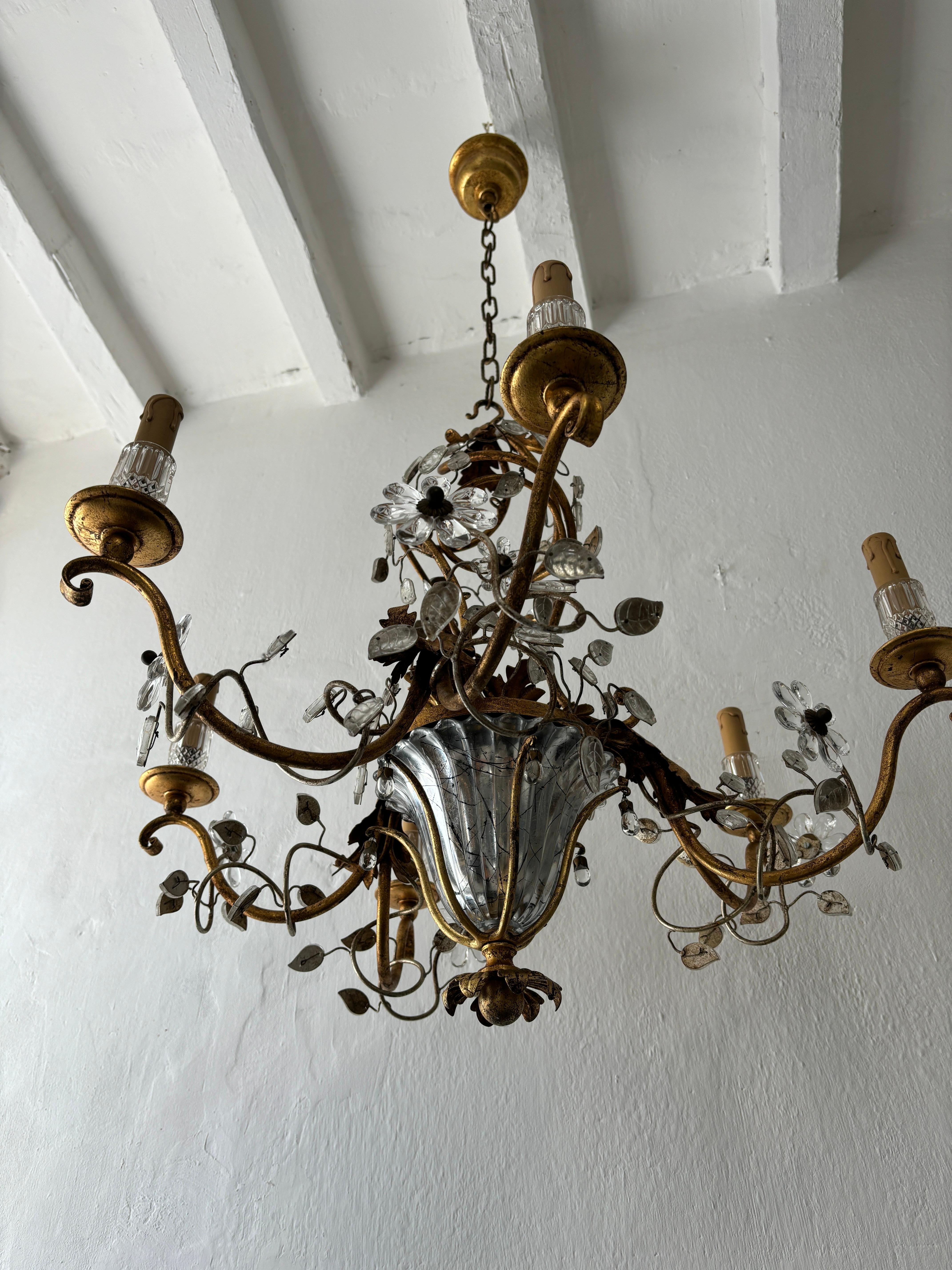 French Maison Baguès Style Flower and Leaves, Gold Chandelier with Vase In Good Condition In Firenze, Toscana