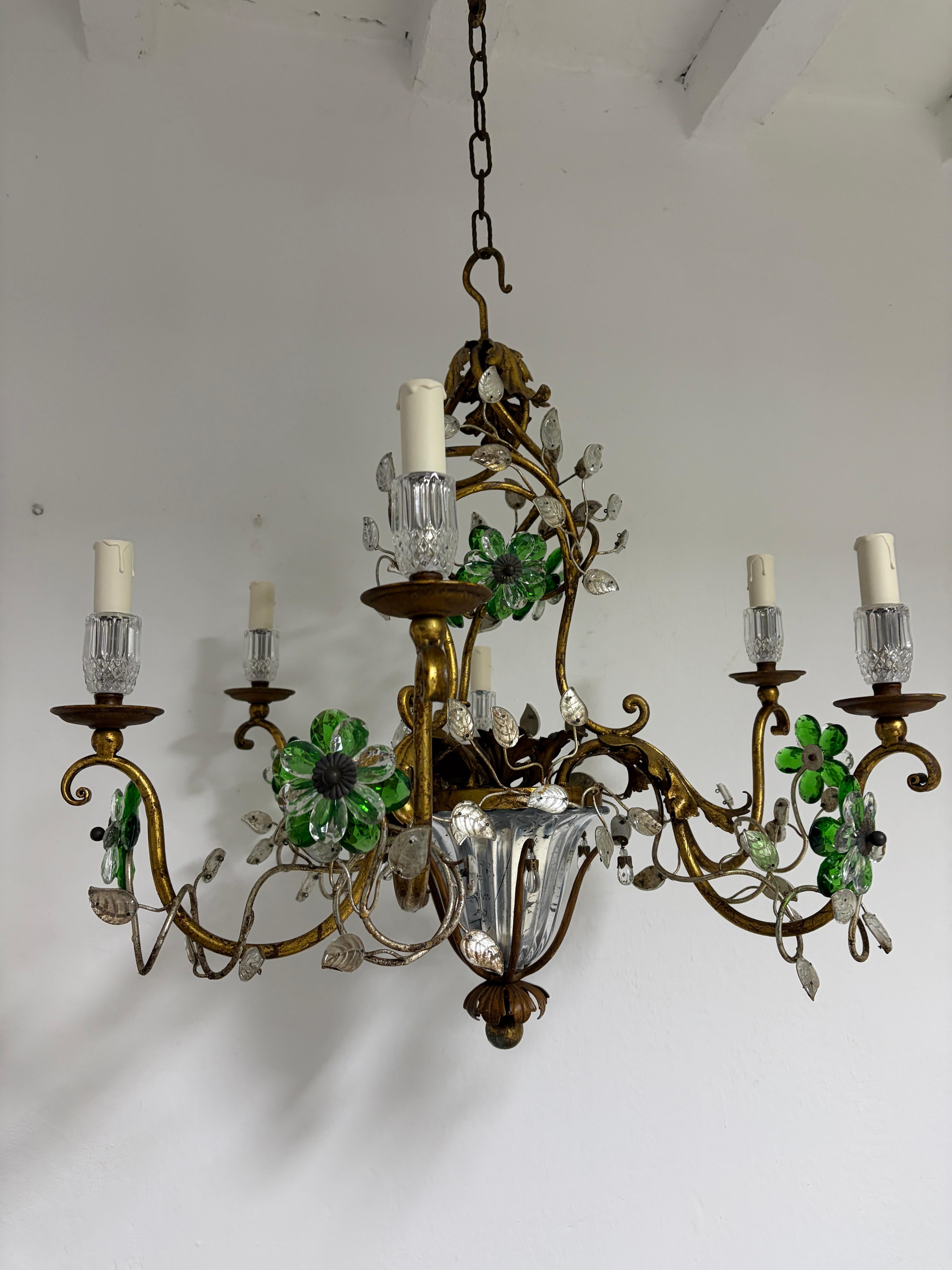 Maison Baguès francese in stile fiori e foglie verdi, lampadario d'oro con vaso c1940 in vendita 8