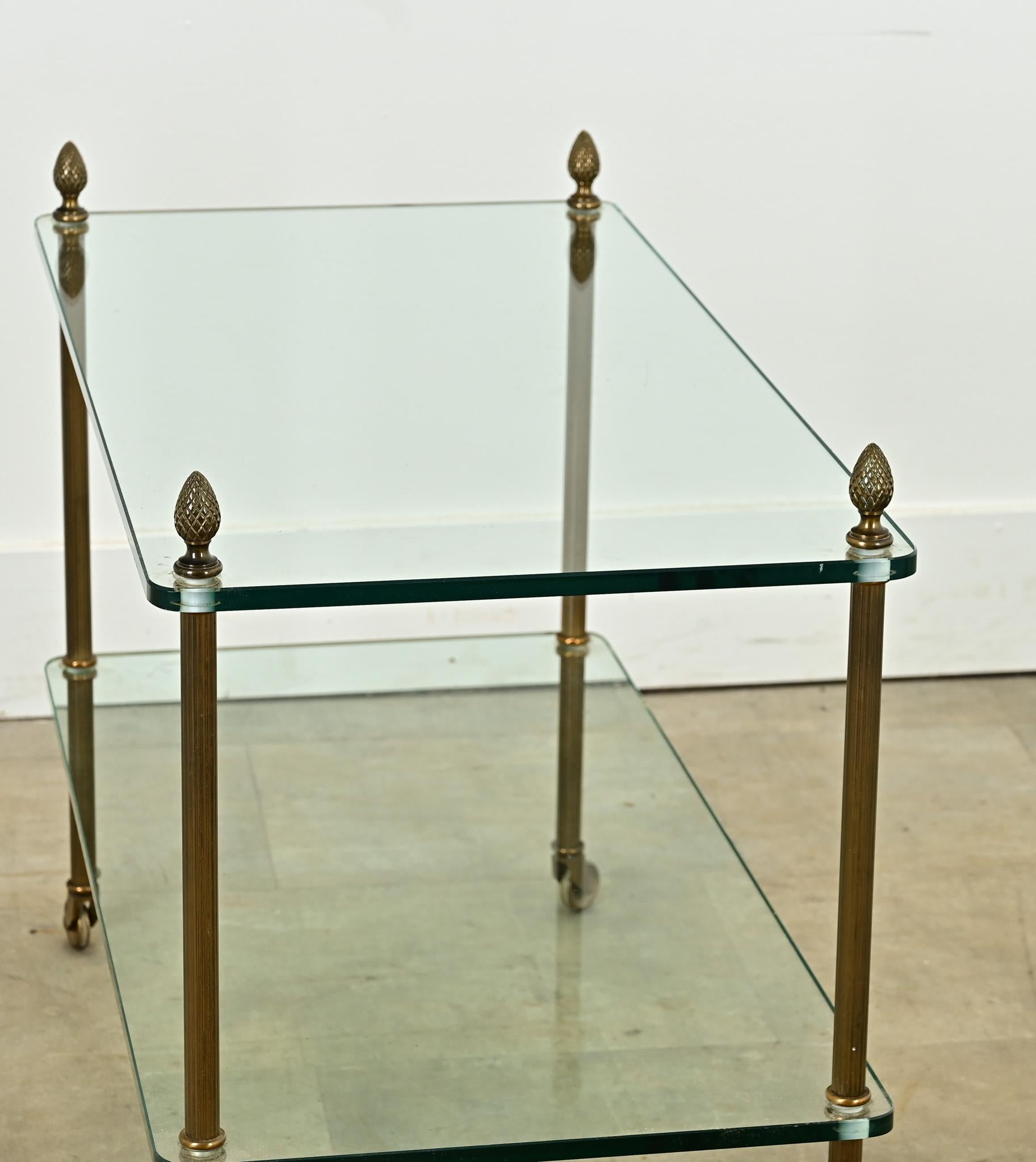 Table d'appoint à tiroirs de la Maison Charles en vente 4
