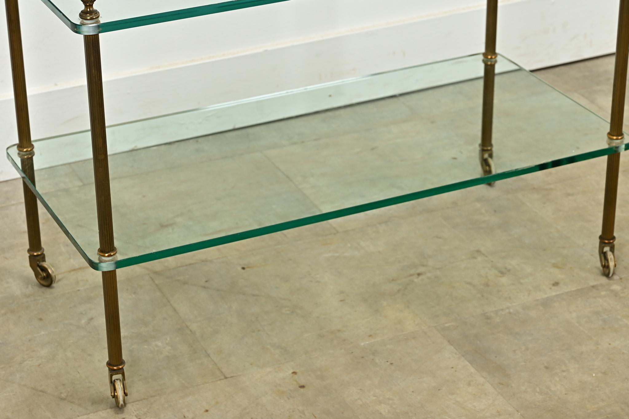 Ferronnerie Table d'appoint à tiroirs de la Maison Charles en vente