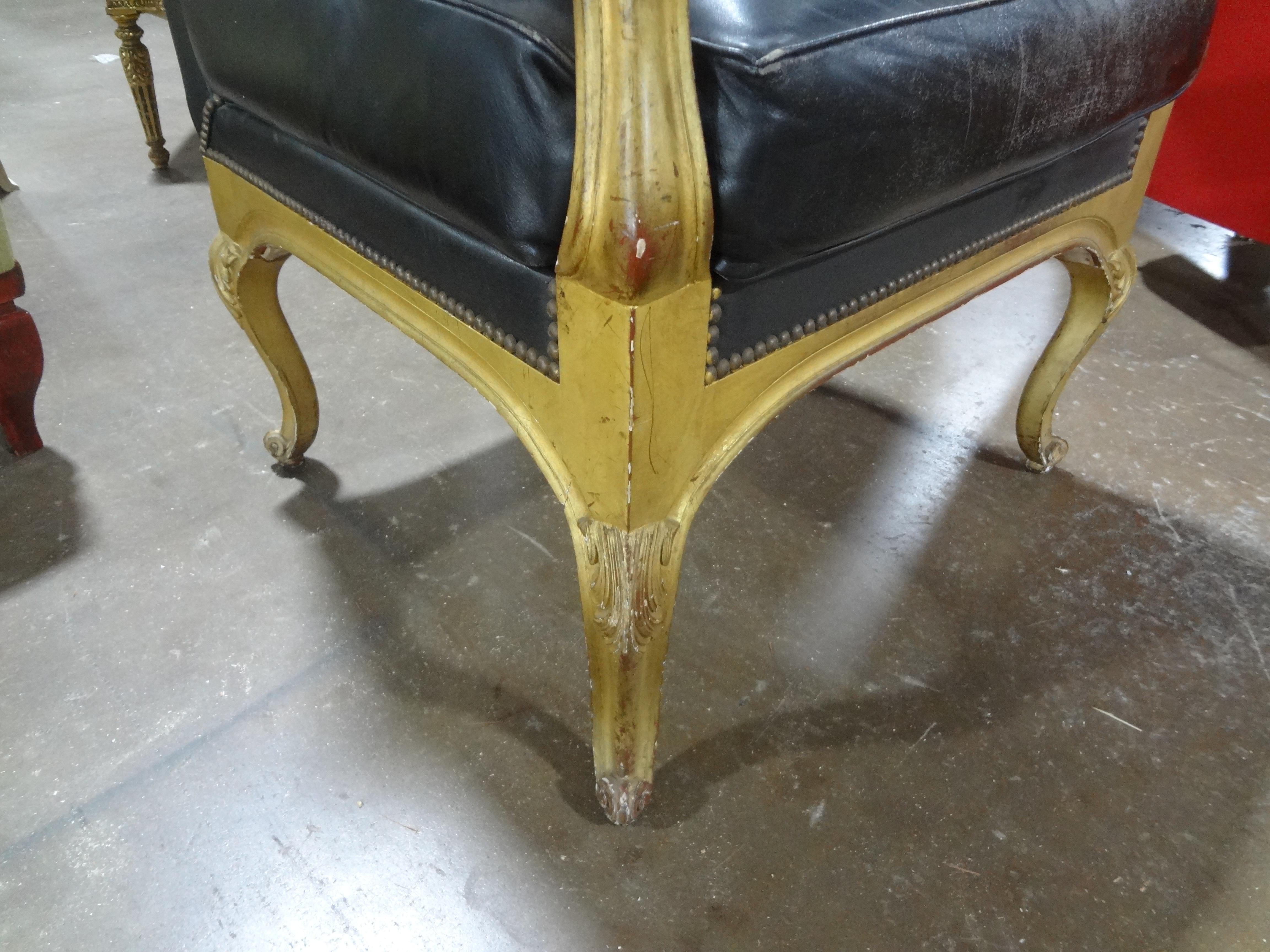 Fauteuil en bois doré de style Louis XVI de la Maison Jansen Bon état - En vente à Houston, TX
