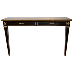 Tavolo da console laccato in stile Luigi XVI della Maison Jansen francese con dettagli in bronzo