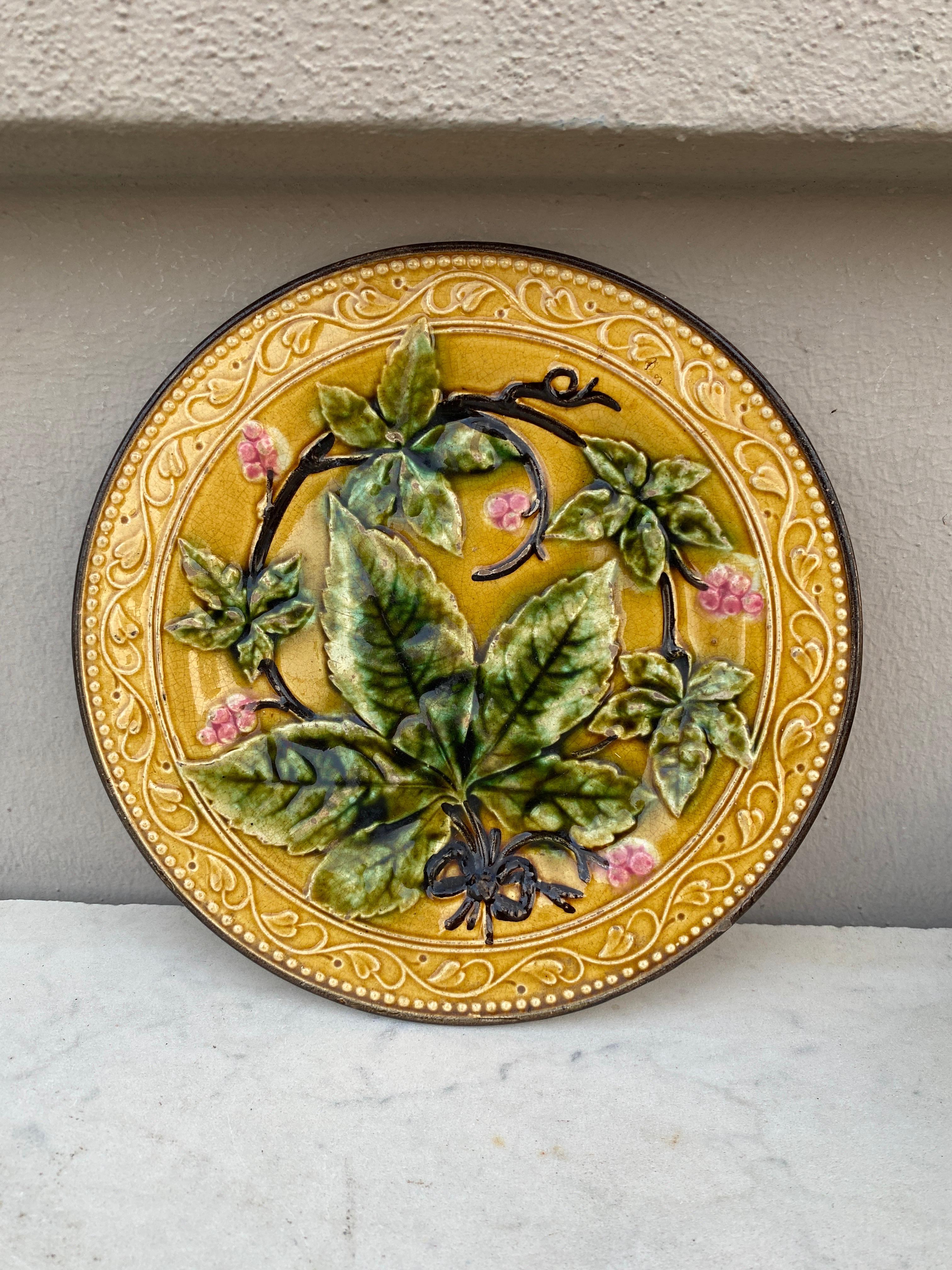 Late 19th Century French Majolica Asparagus Plate, circa 1890 For Sale