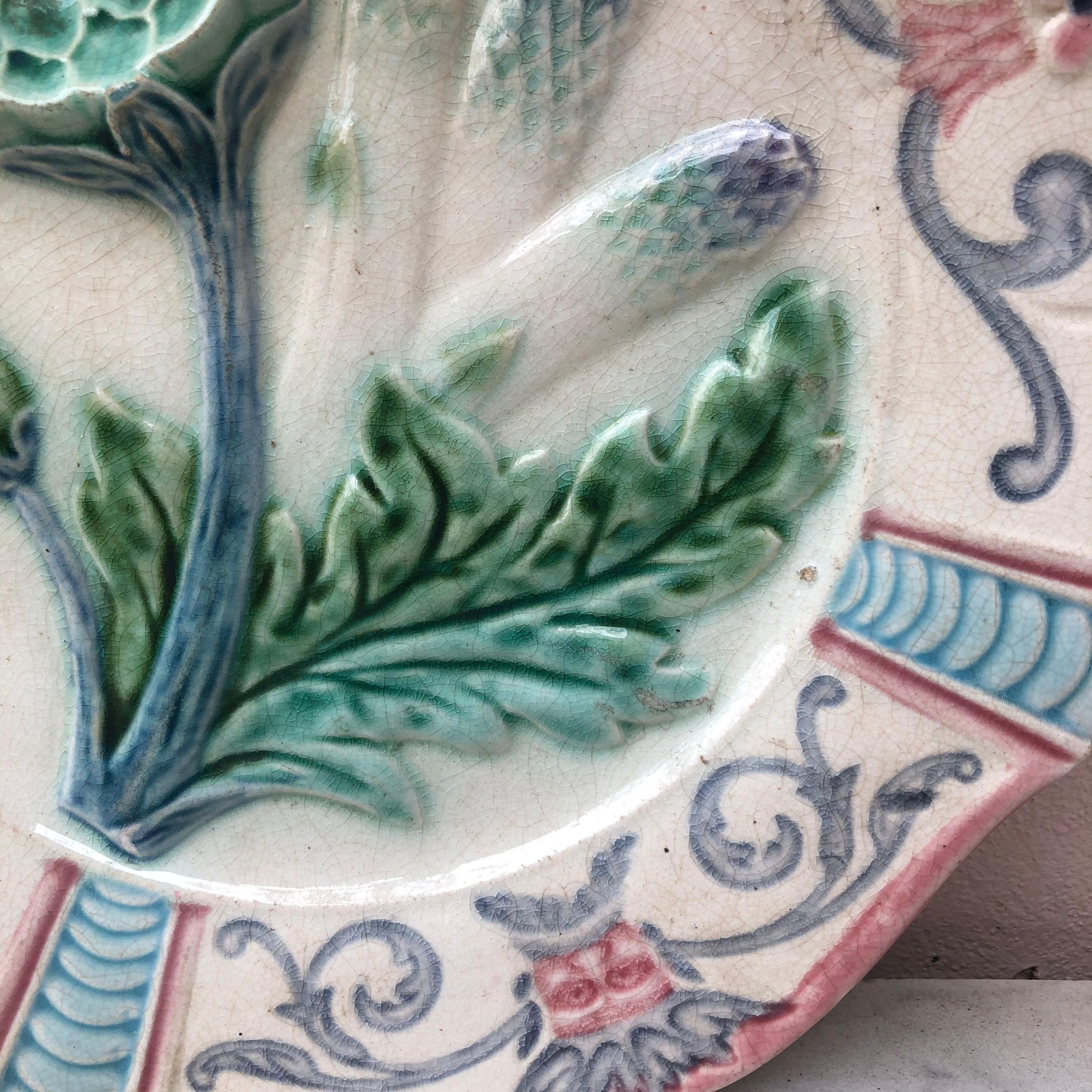 French Majolica Asparagus Plate Fives Lille, circa 1890 In Good Condition In Austin, TX