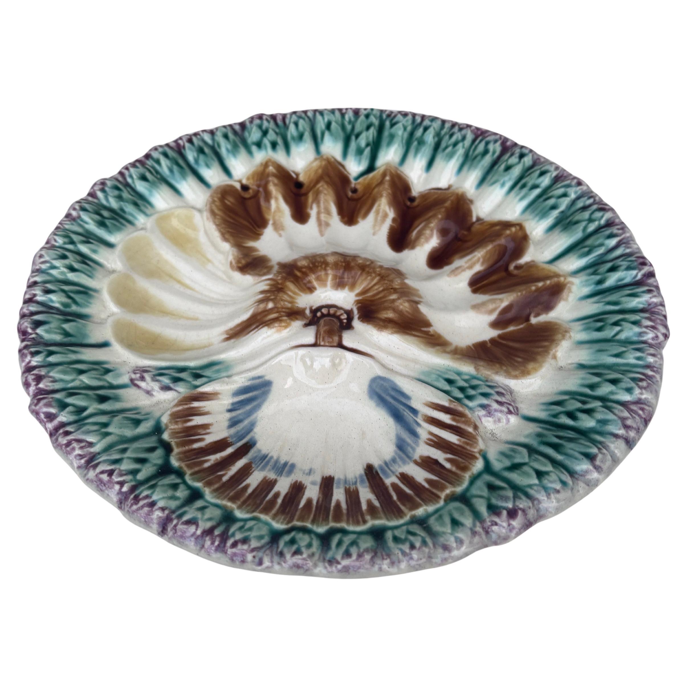 French Majolica asparagus plate signed Longchamp, circa 1890.
