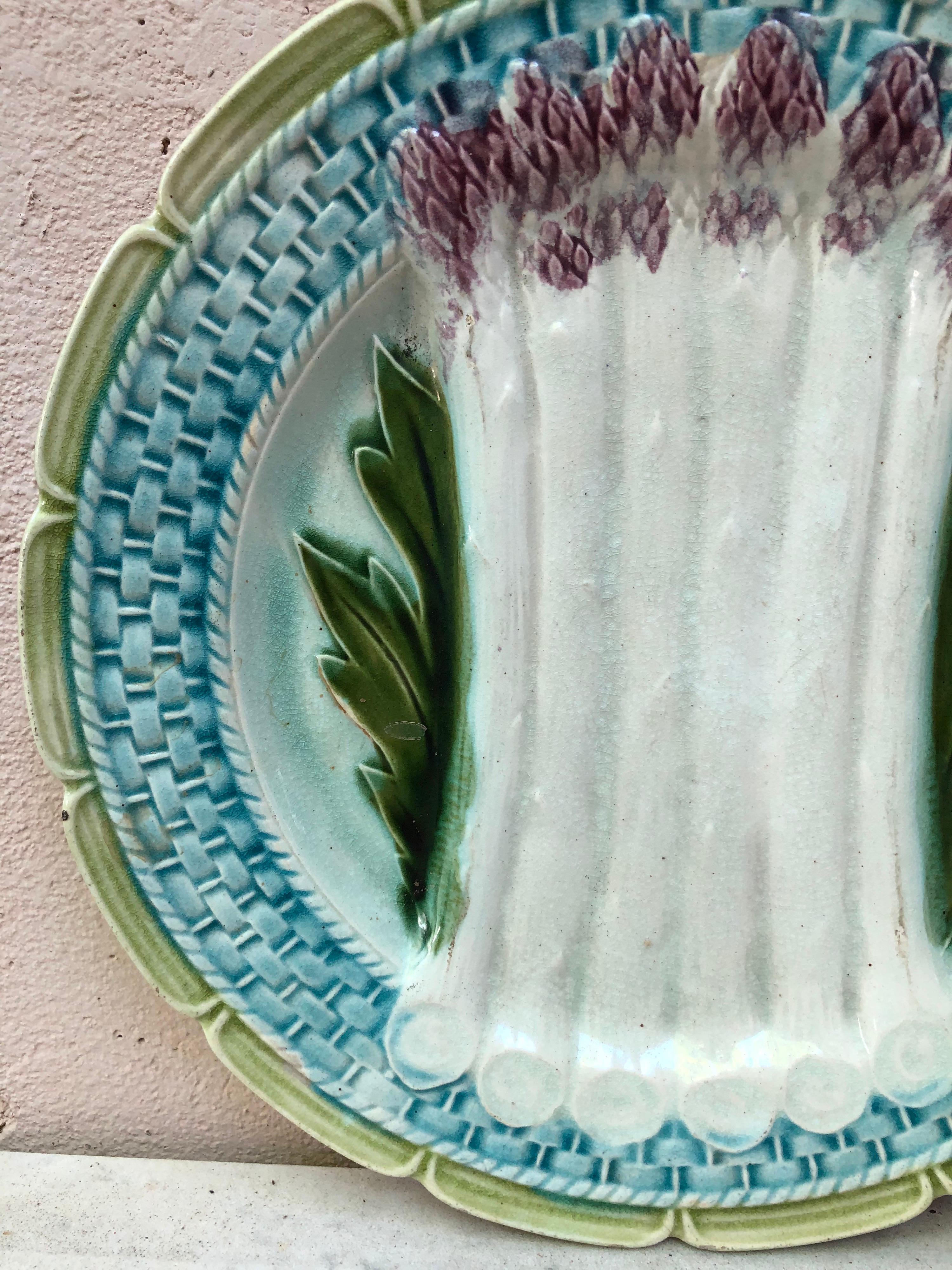 Large French Majolica asparagus plate Orchies, circa 1880.
    