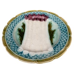 Assiette à asperges en majolique française, Orchies, vers 1890