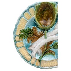 Assiette à asperges en majolique française Salins, vers 1890