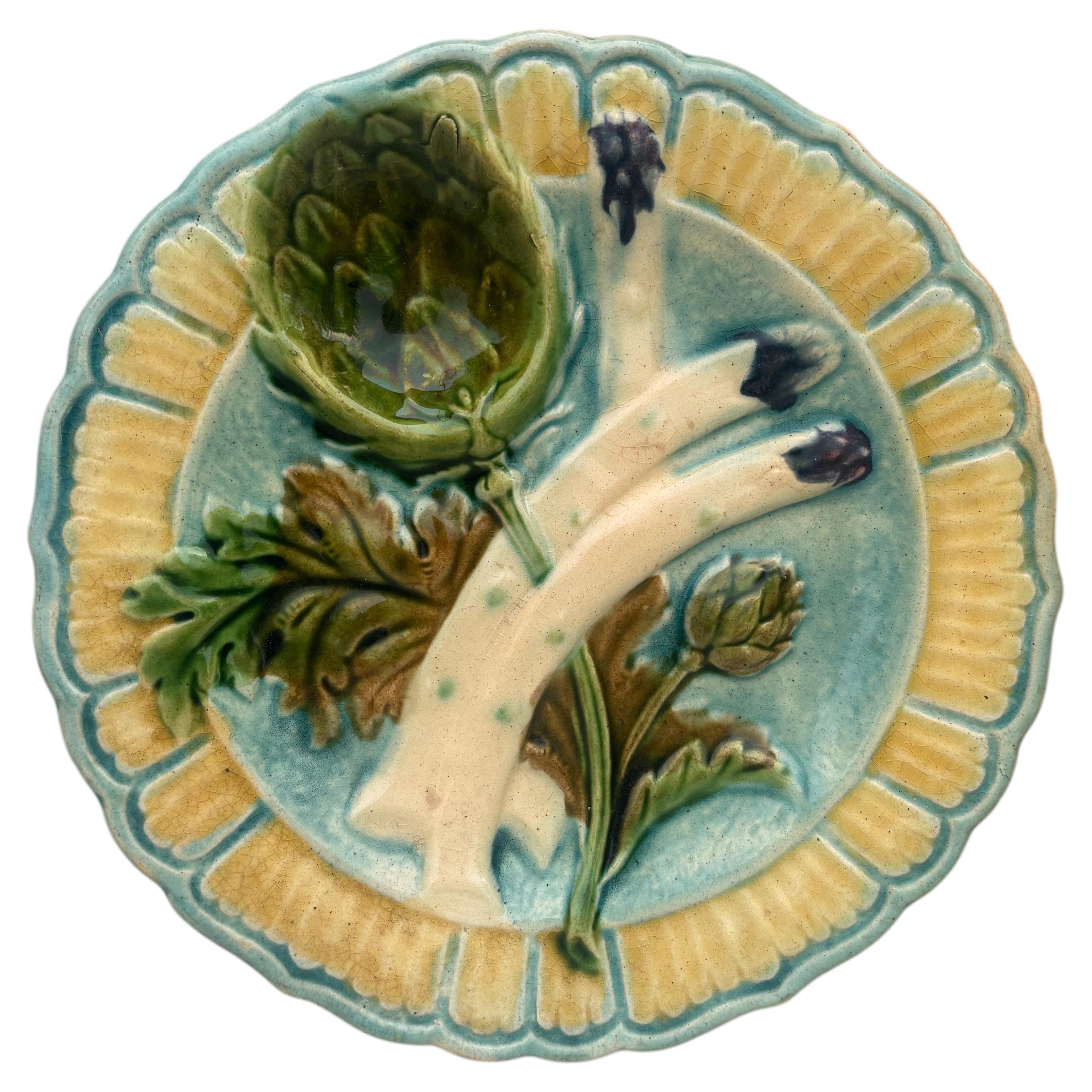 French Majolica Asparagus Plate Salins, circa 1890 For Sale