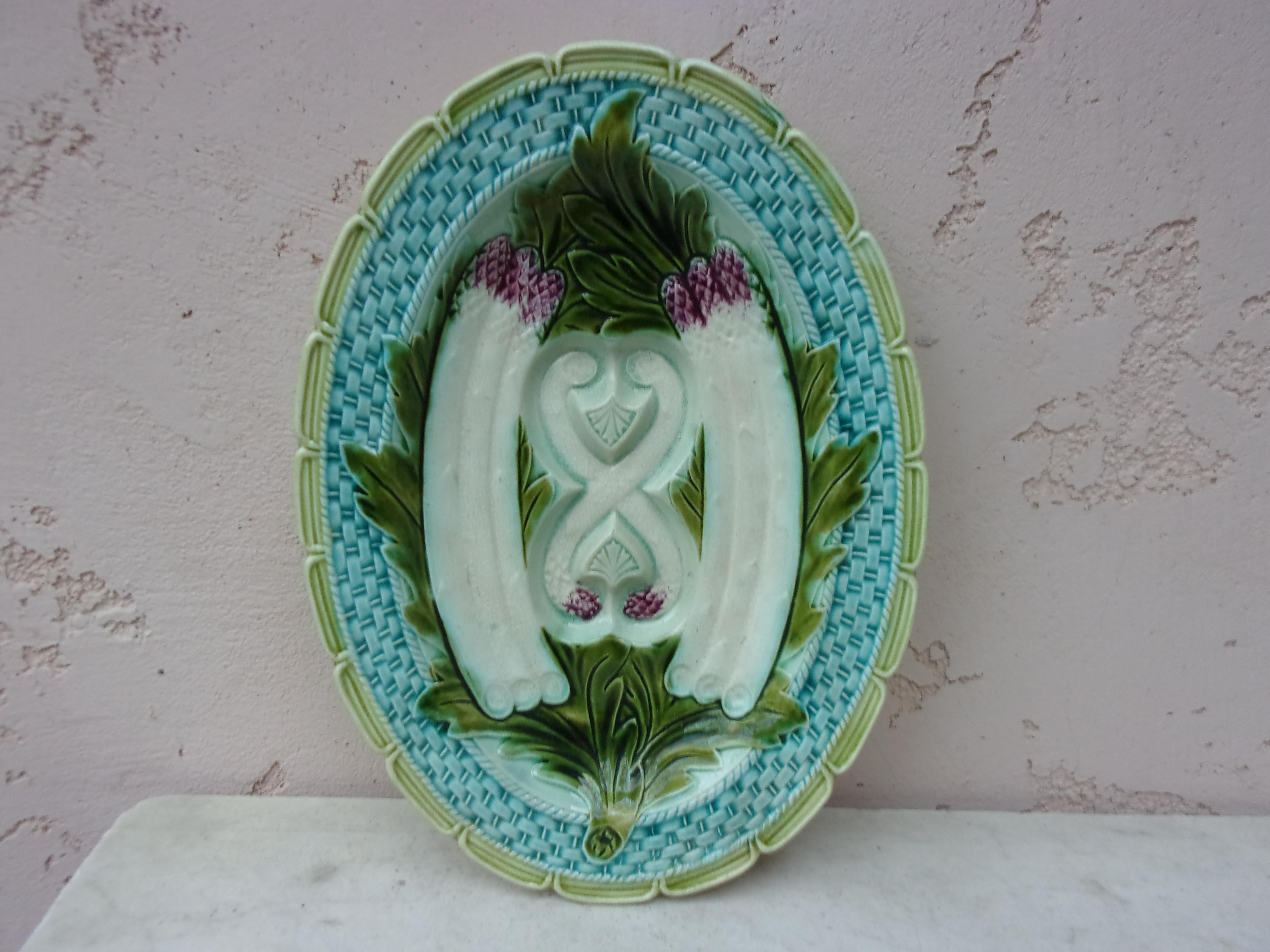 French Majolica Asparagus Platter Orchies, circa 1900 In Good Condition In Austin, TX