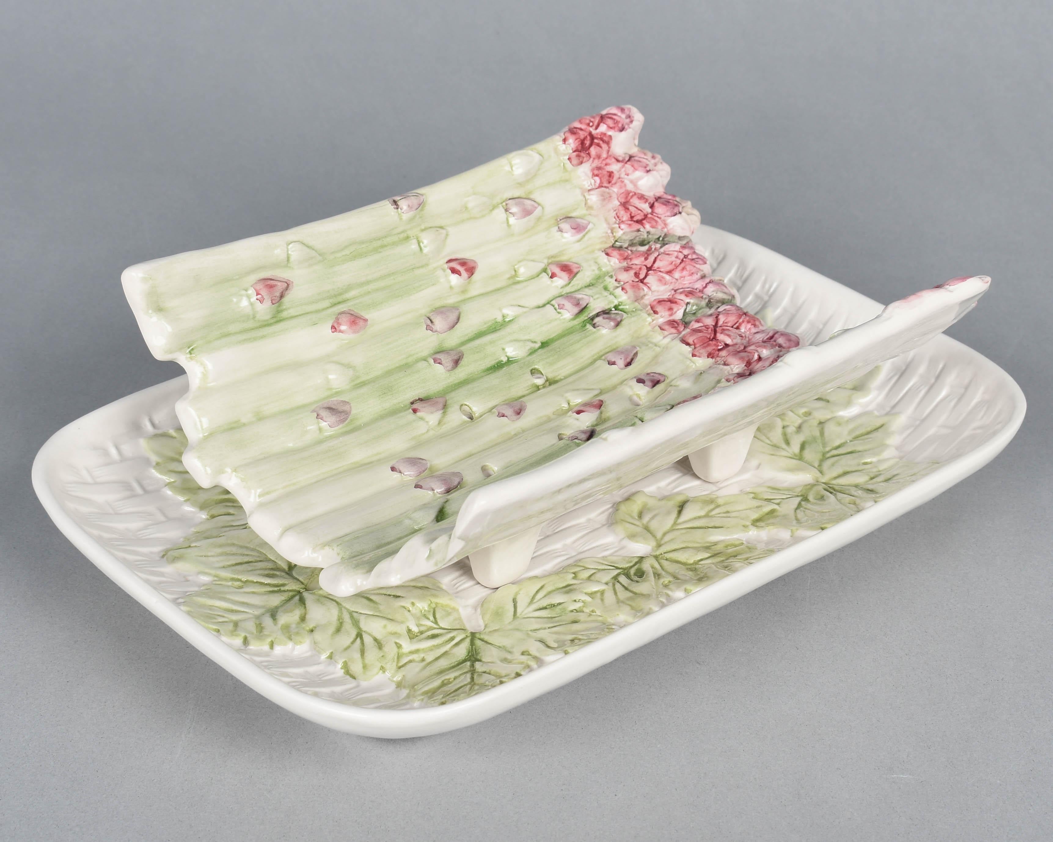 Mid-Century Modern French Majolica Asparagus Server en vente