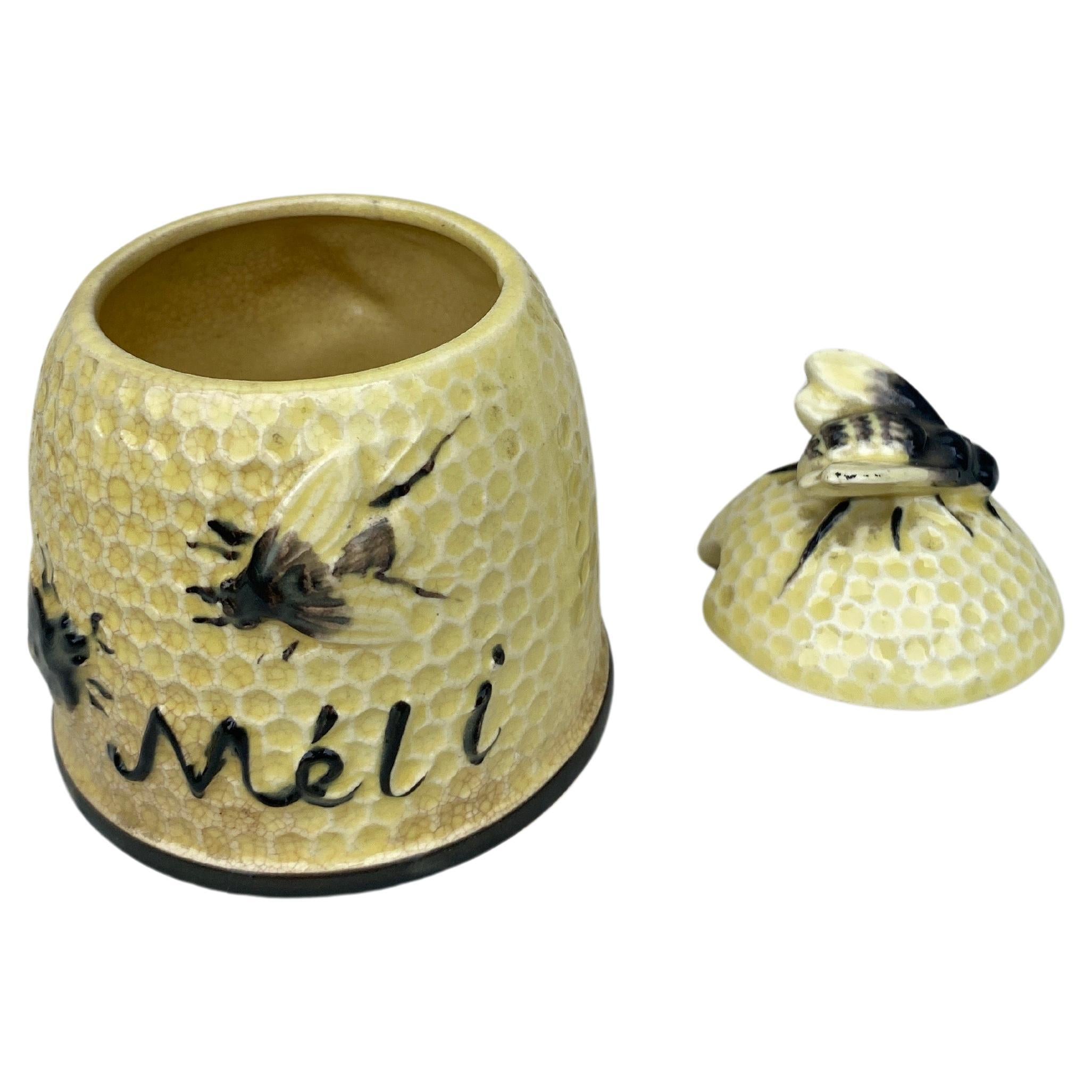 French Majolica Beehive Honey Pot Circa 1930 In Good Condition For Sale In Austin, TX