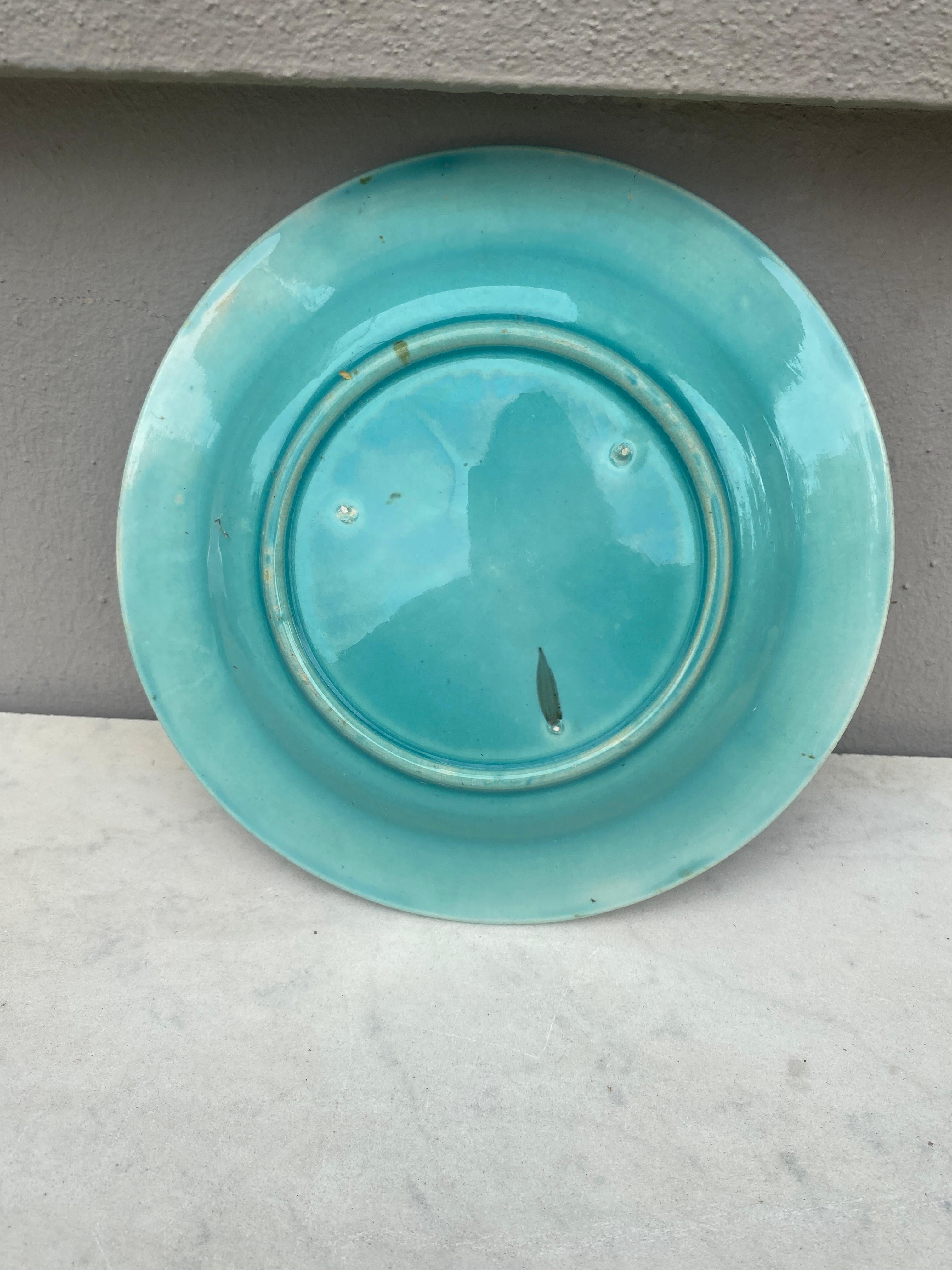 French Majolica Bird & Flower Plate, Circa 1890 In Good Condition For Sale In Austin, TX