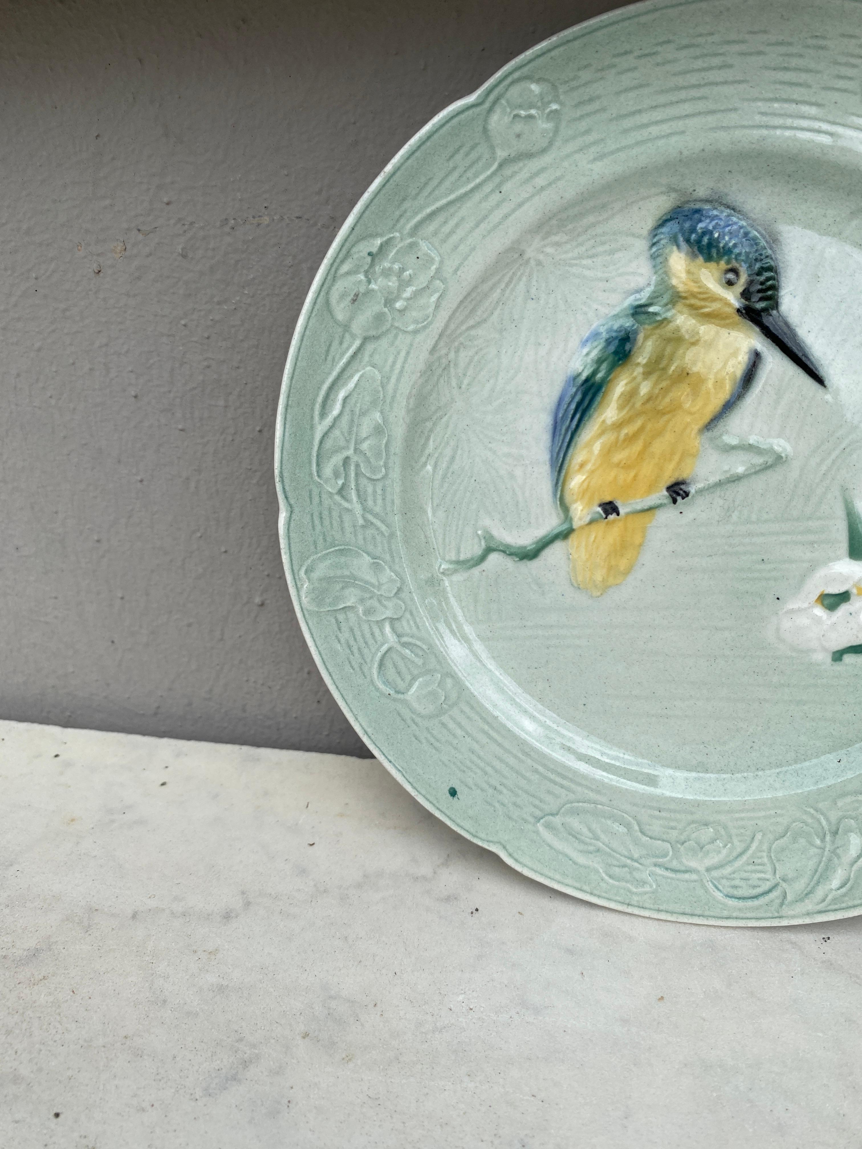 French Majolica bird plate Keller & Guerin Saint Clement circa 1900.