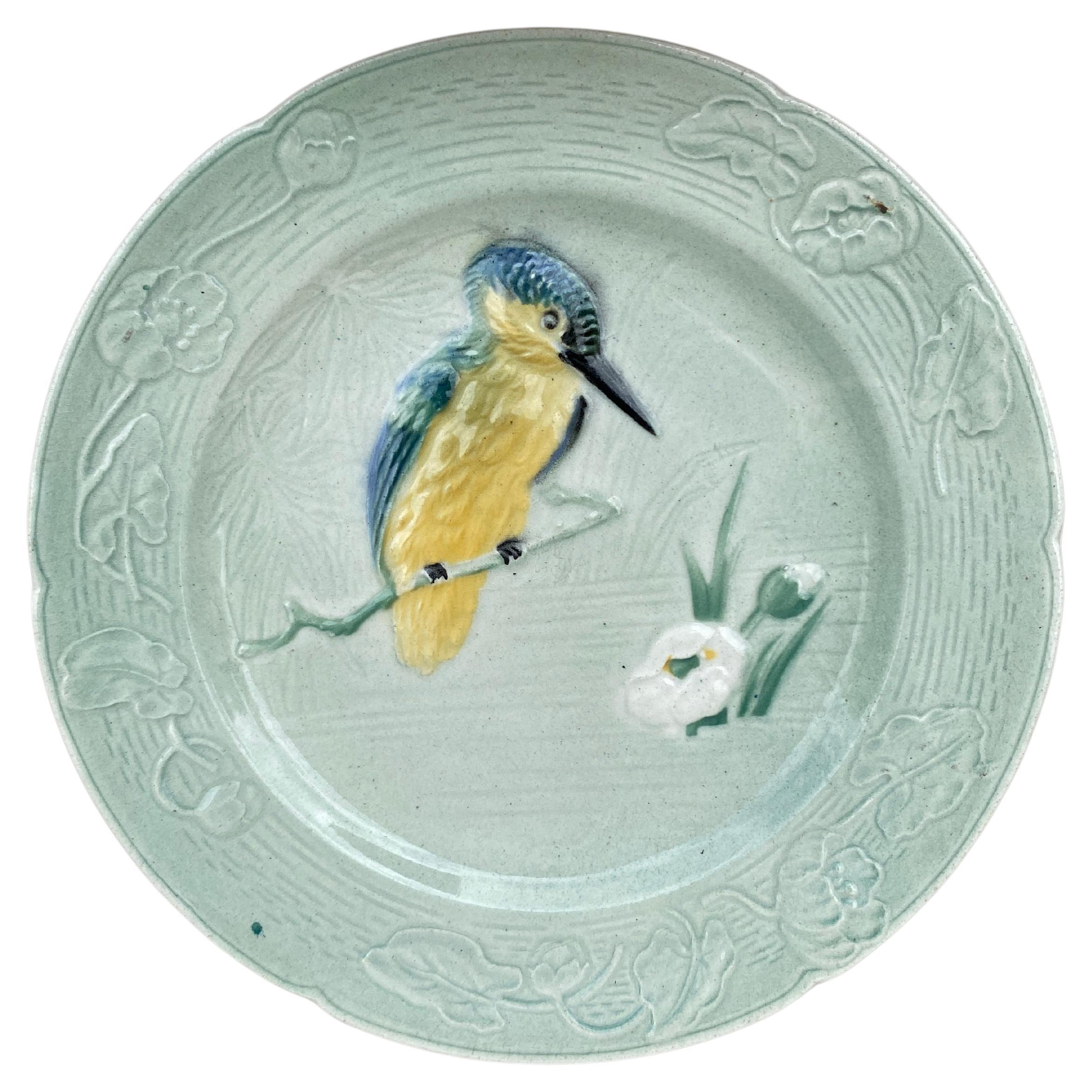 French Majolica Bird Plate Keller & Guerin Saint Clement circa 1900 For Sale
