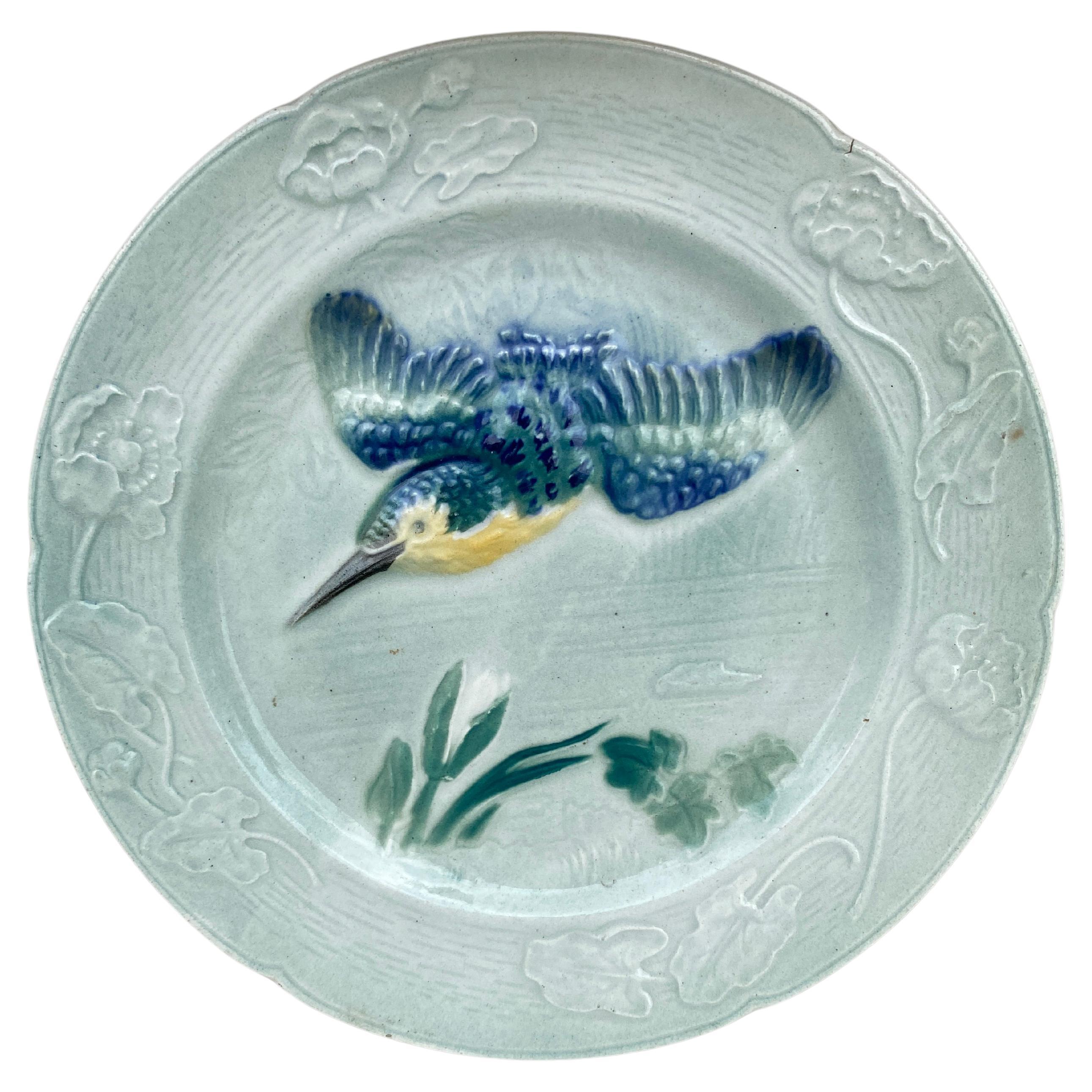 French Majolica Bird Plate Keller & Guerin Saint Clement circa 1900 For Sale