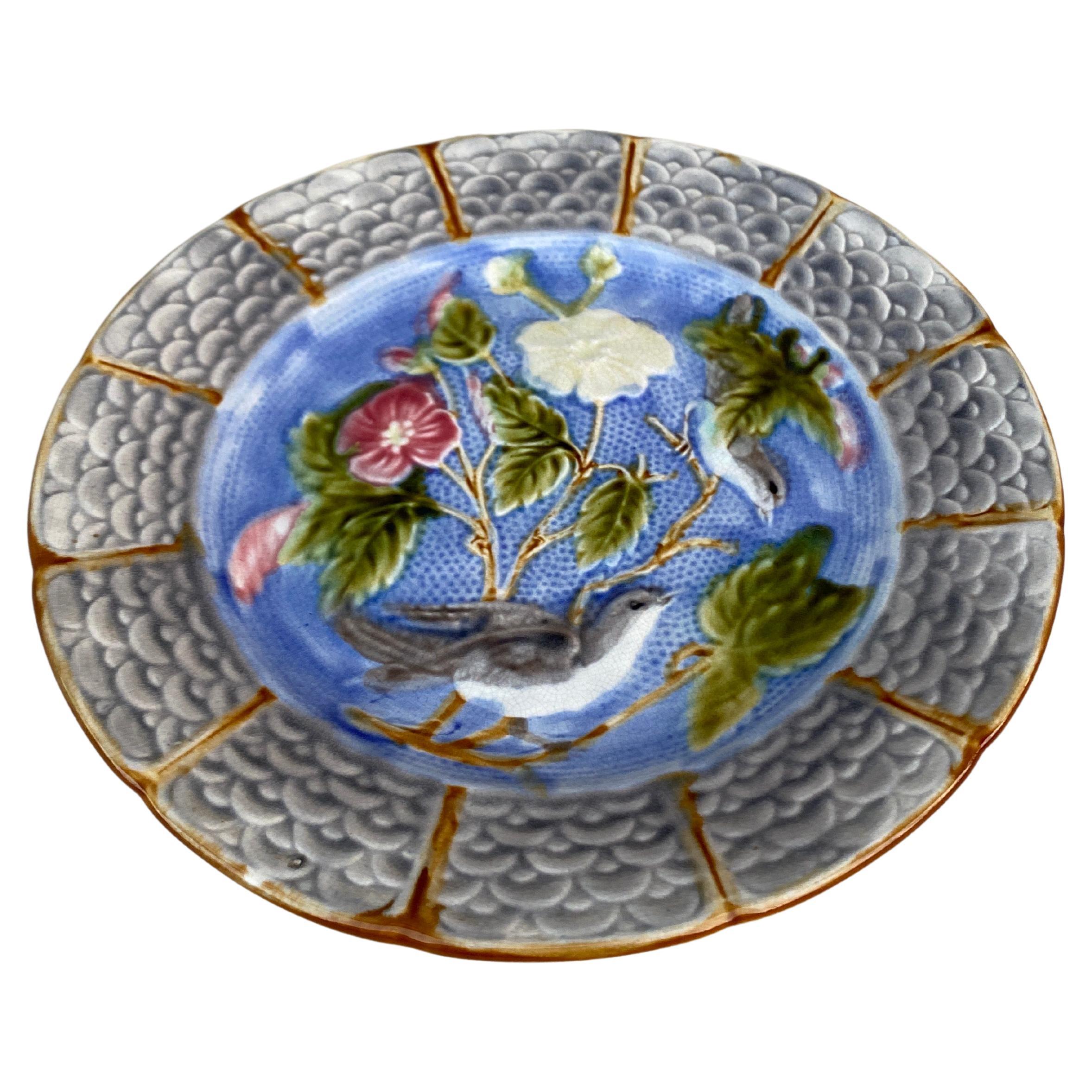 French Majolica Bird Plate signed Nimy Les Mons, circa 1890.