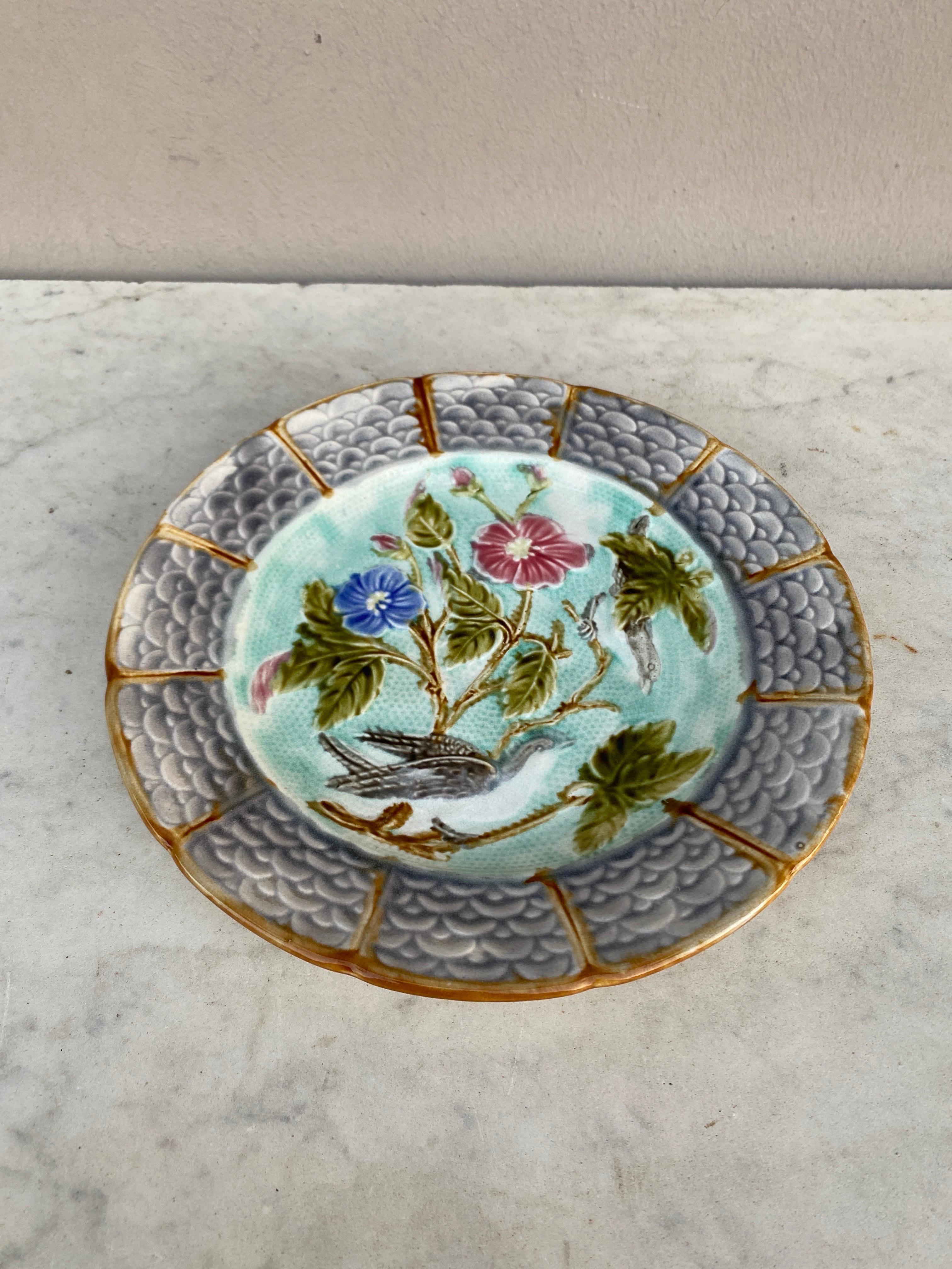 French Majolica bird plate signed Nimy Les Mons, circa 1890.