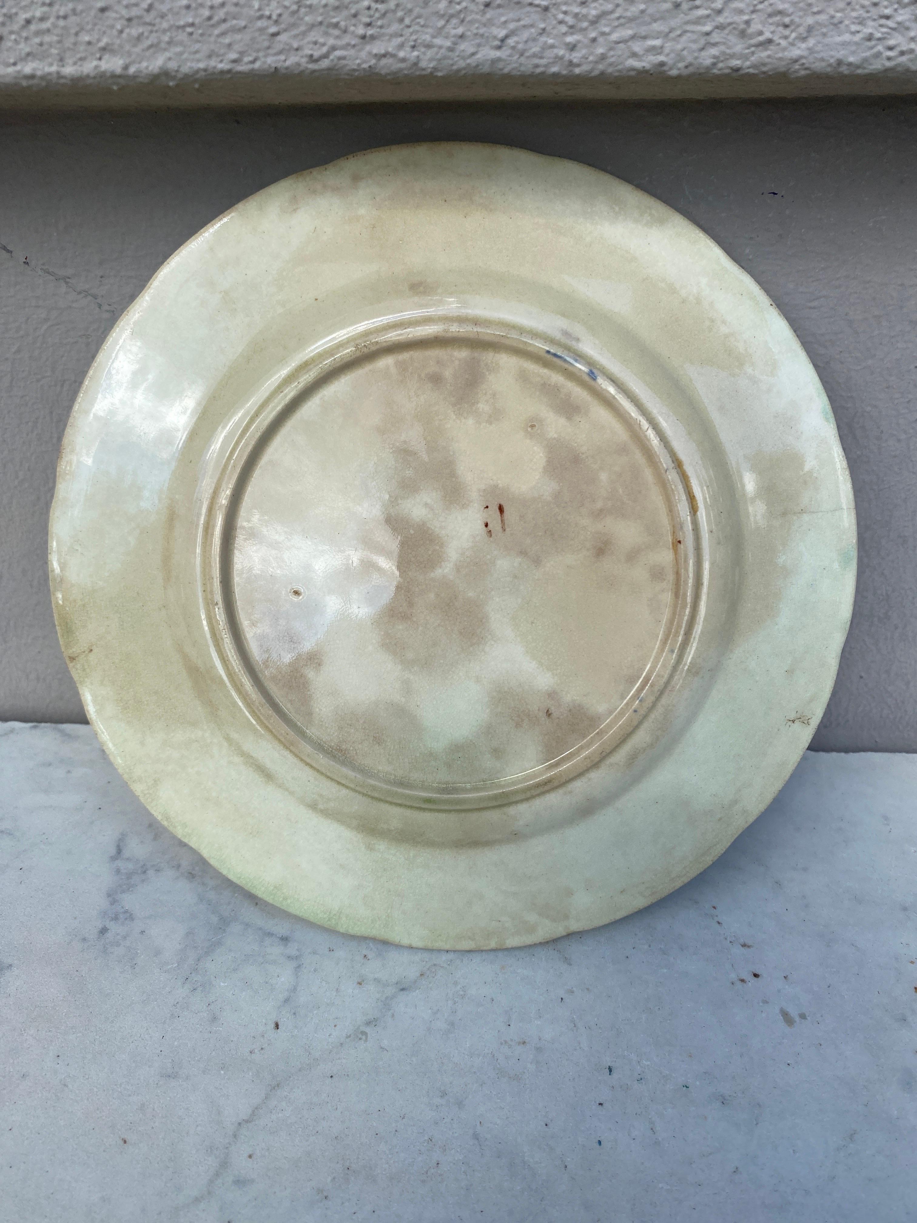 Rustic French Majolica Bird Plate Onnaing, circa 1890 For Sale