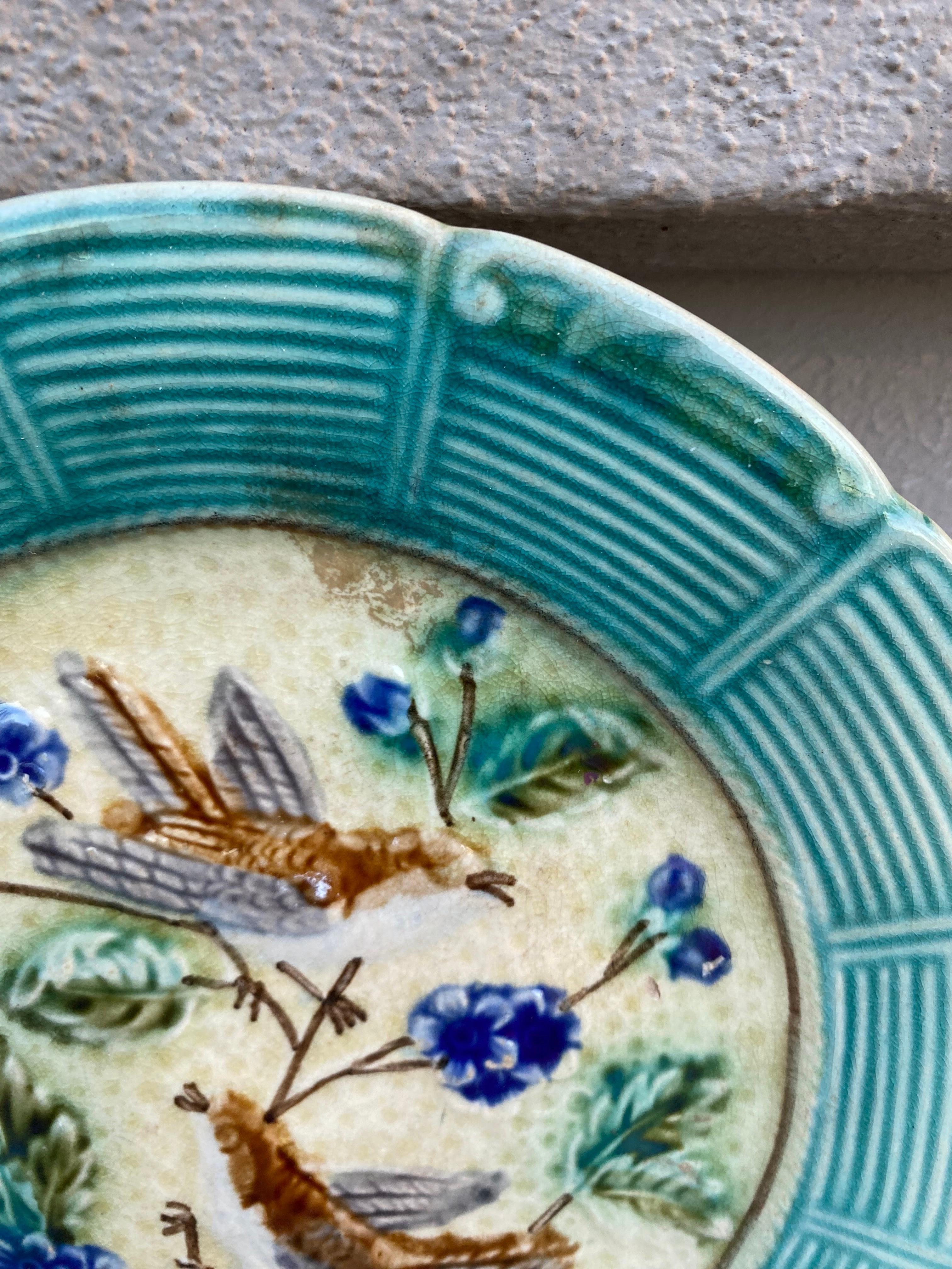 French Majolica Bird Plate Onnaing, circa 1890 In Good Condition In Austin, TX