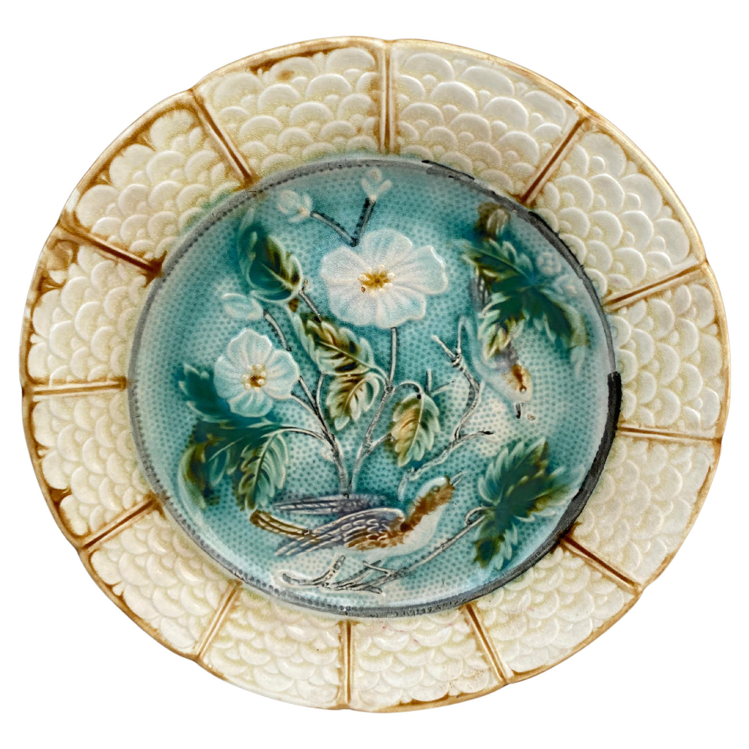 French, Majolica Bird Plate Onnaing, circa 1890 For Sale