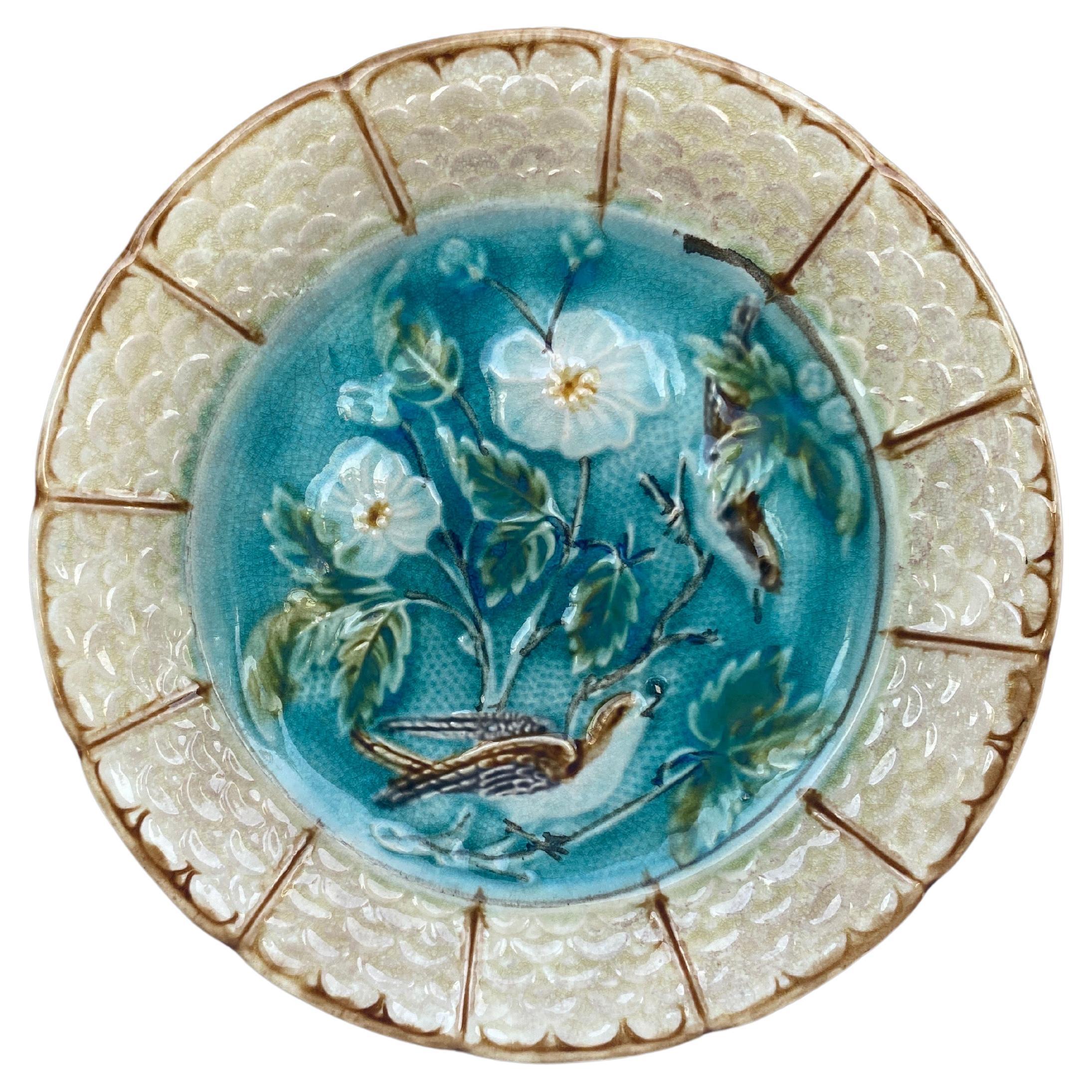 French Majolica Bird Plate Onnaing, circa 1890 For Sale