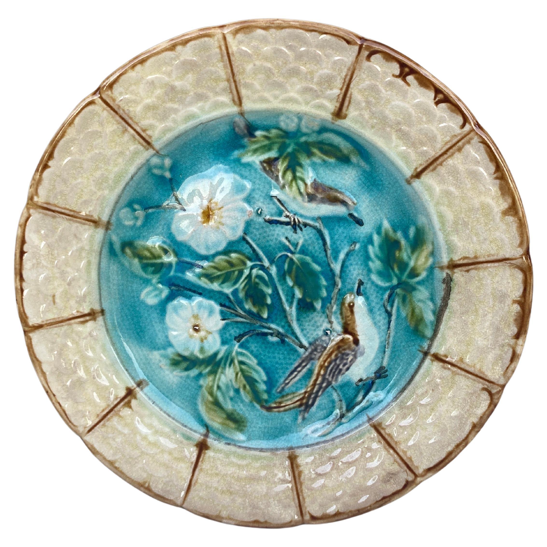 French Majolica Bird Plate Onnaing, circa 1890 For Sale