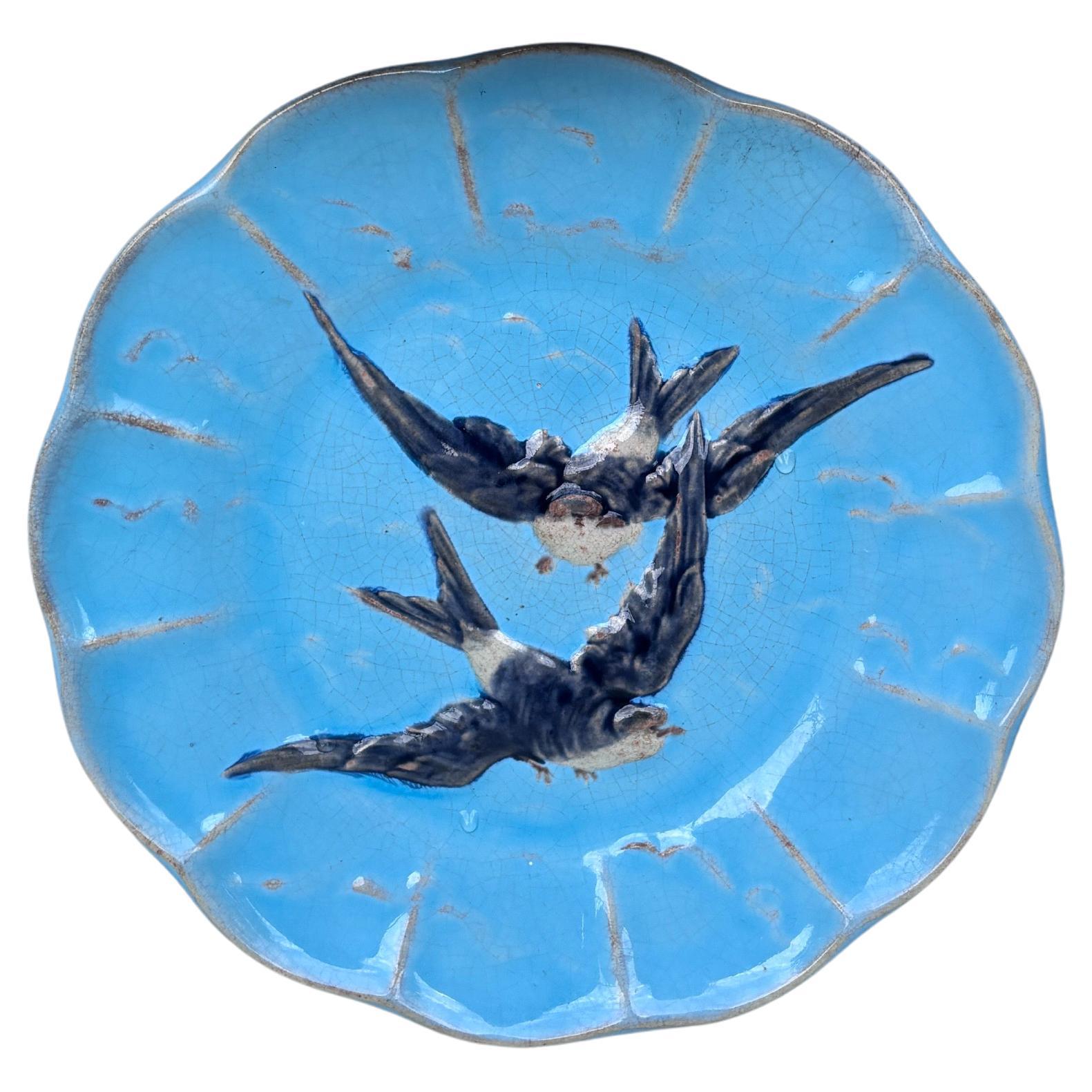 French Majolica bird swallow plate signed Sarreguemines, circa 1880.