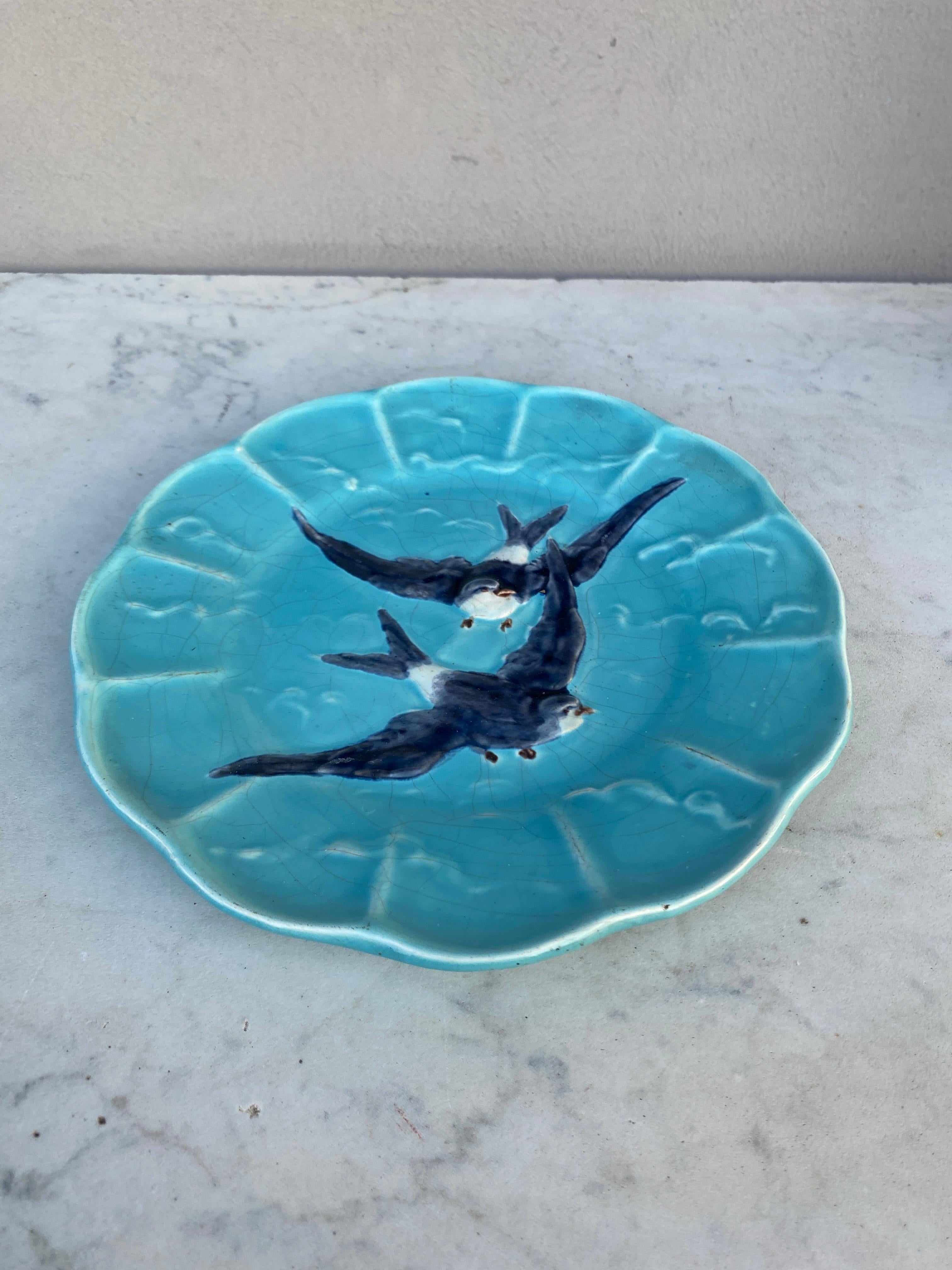 French Provincial French Majolica Bird Swallow Plate Sarreguemines, circa 1880 For Sale