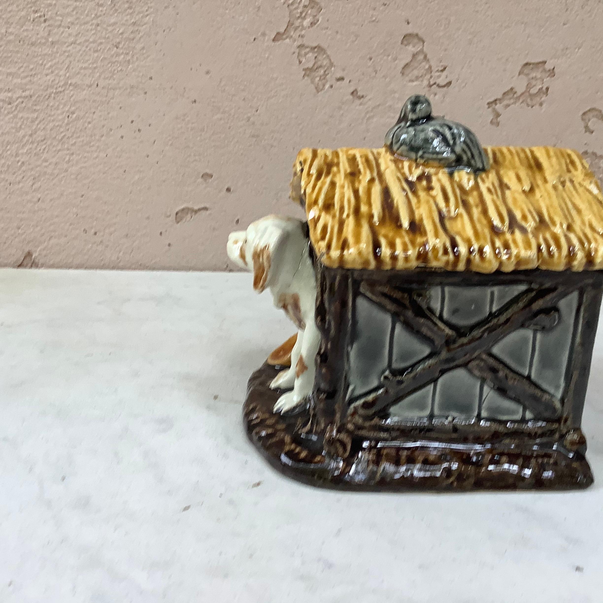 Late 19th Century French Majolica Box Dog in a Kennel Choisy-le-Roi, circa 1880