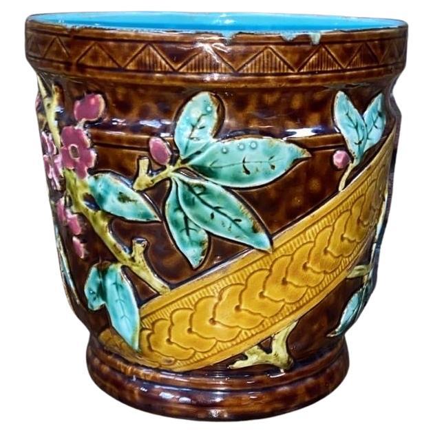 Français Cache pot français en majolique de Longchamp , circa 1890 en vente
