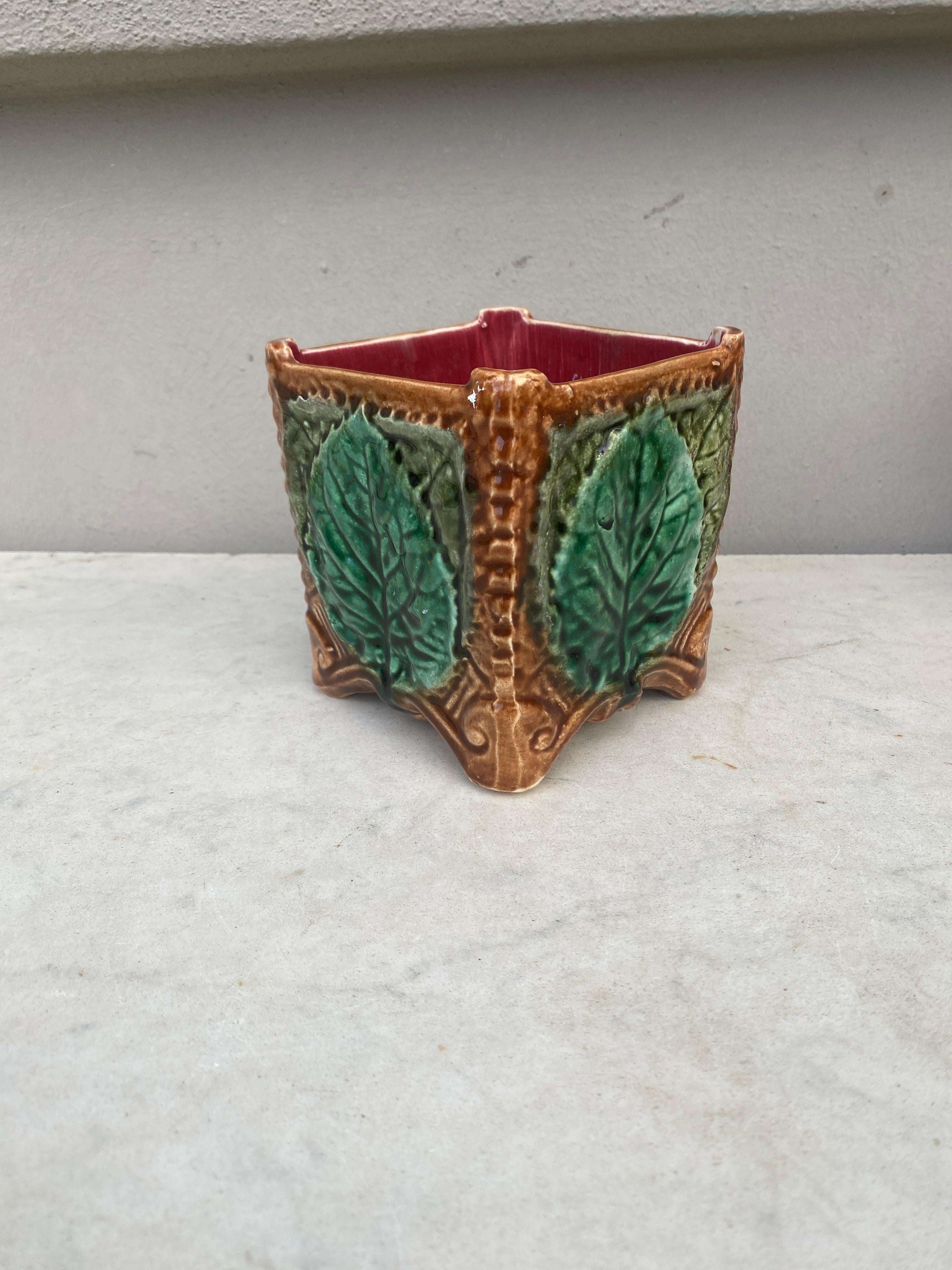 French Majolica Cache Pot Onnaing, circa 1890 In Good Condition For Sale In Austin, TX