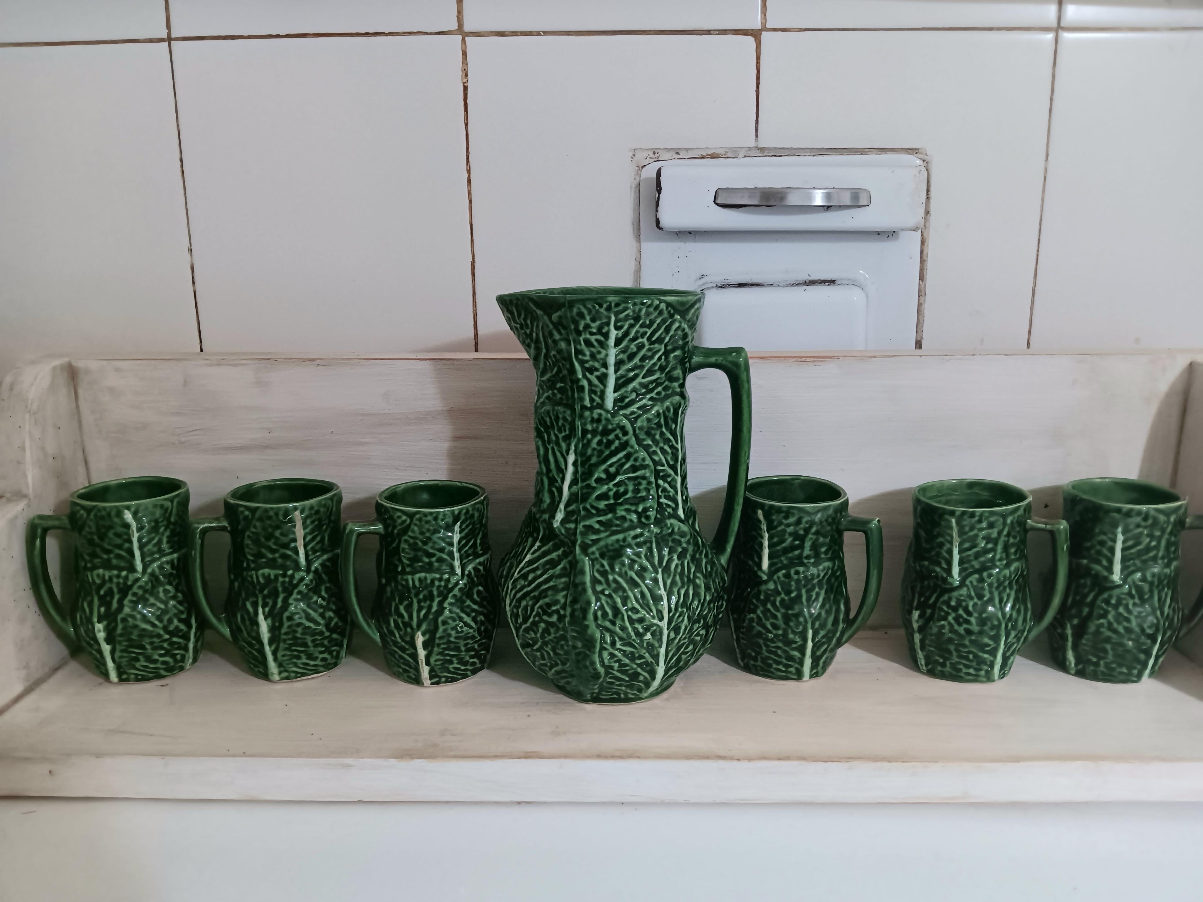 Français Pichet et 6 tasses en céramique majolique française en forme de chouette en vente