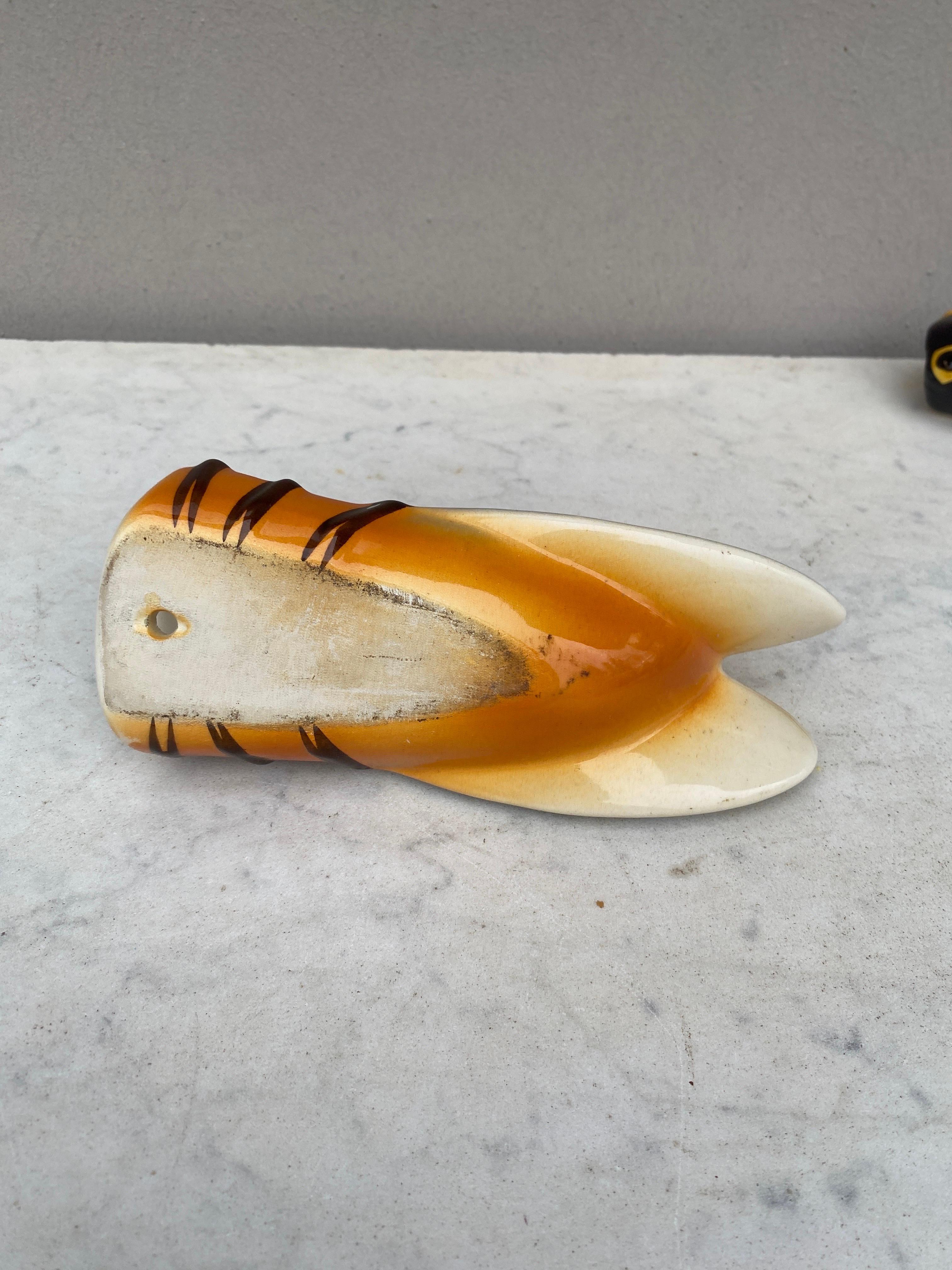 French Majolica Cicada Wall Pocket Circa 1950 In Good Condition For Sale In Austin, TX